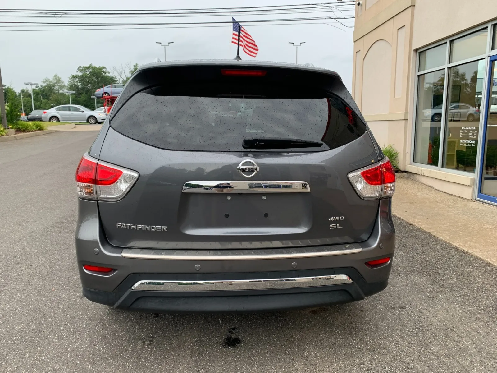 Nissan Pathfinder photo 6