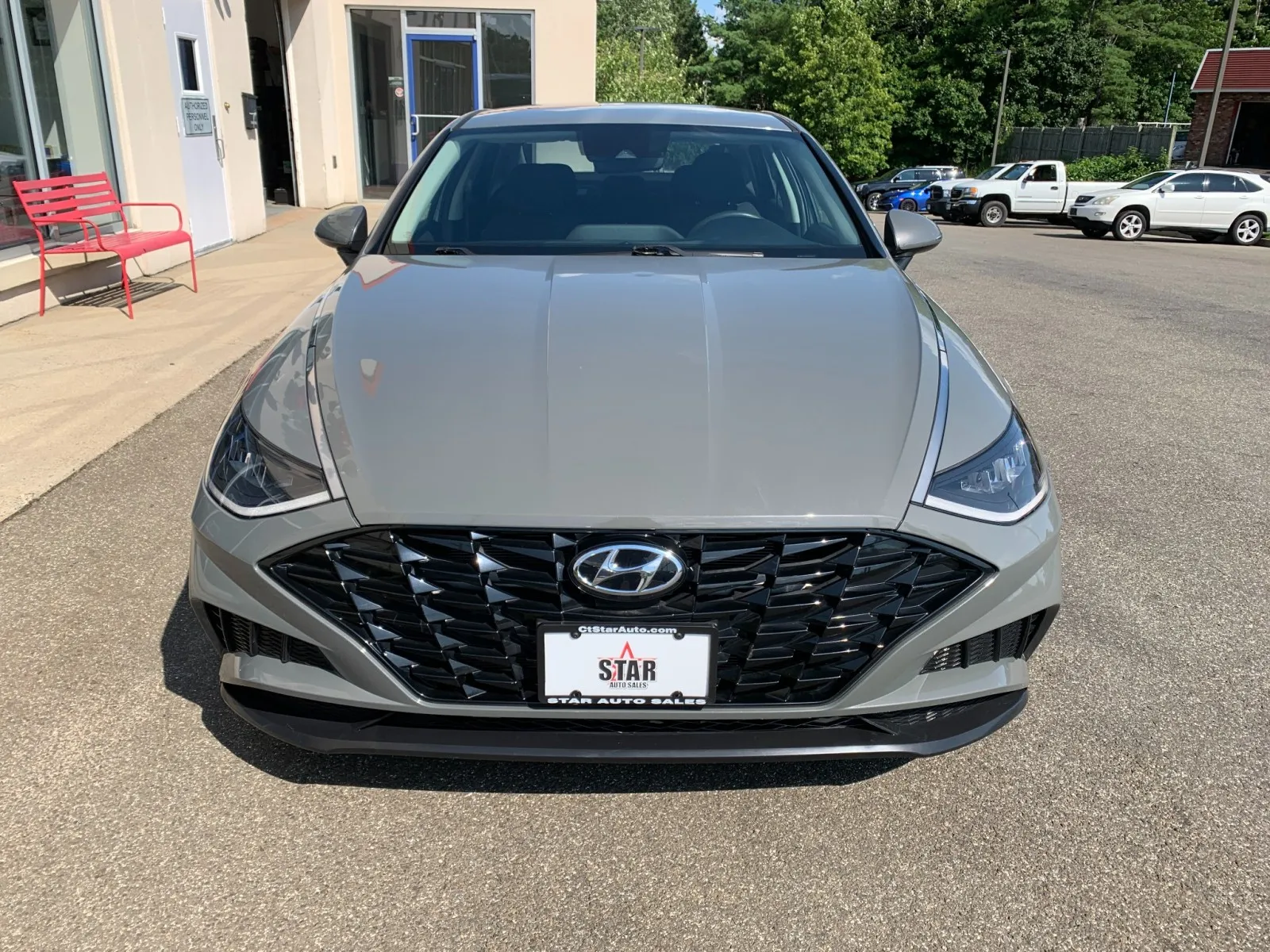 Hyundai Sonata photo 2