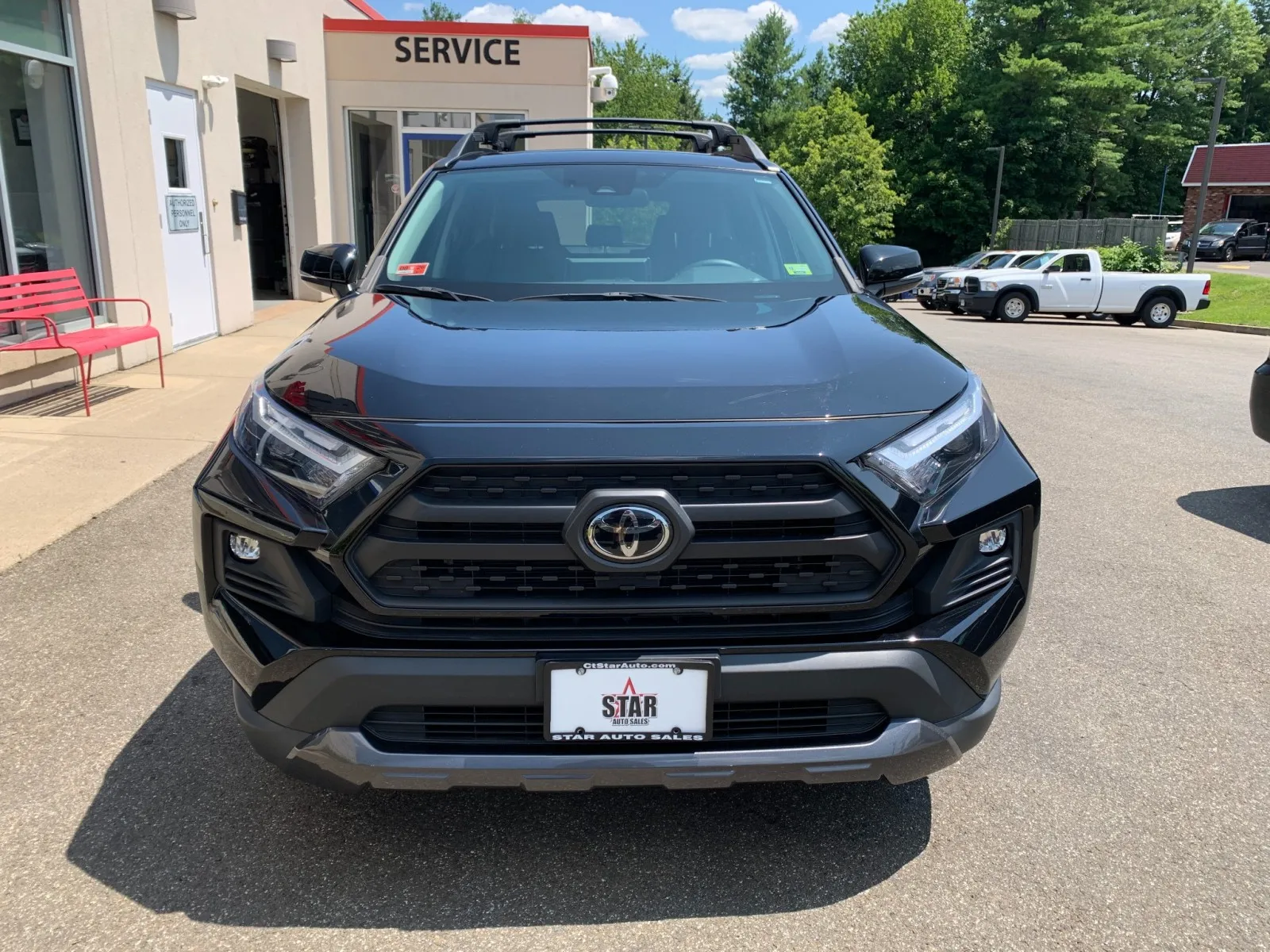 Toyota RAV4 photo 2