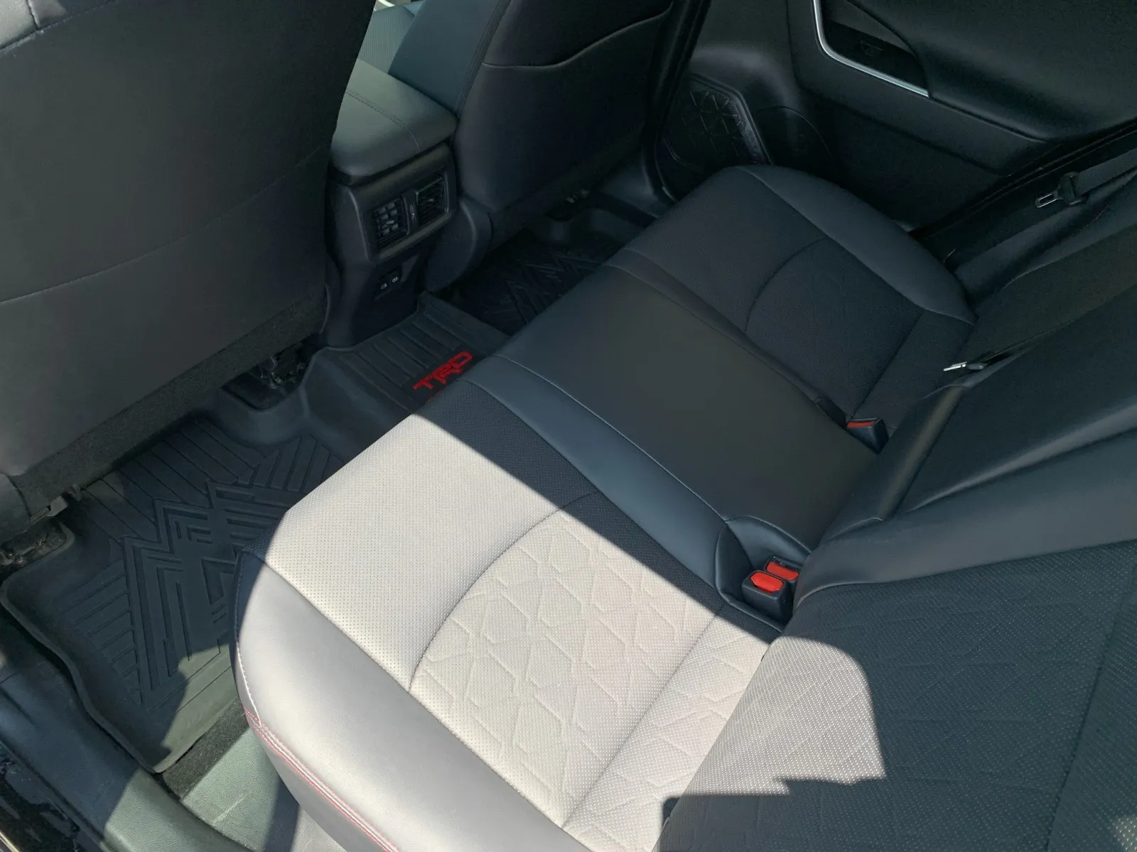 Toyota RAV4 photo 29