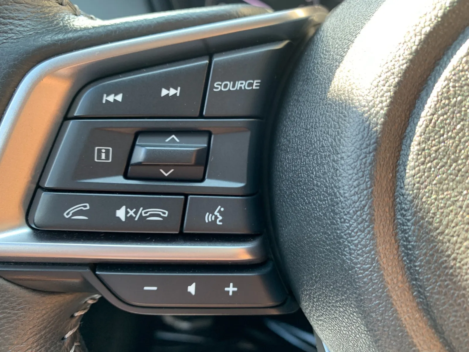 Subaru Legacy photo 16