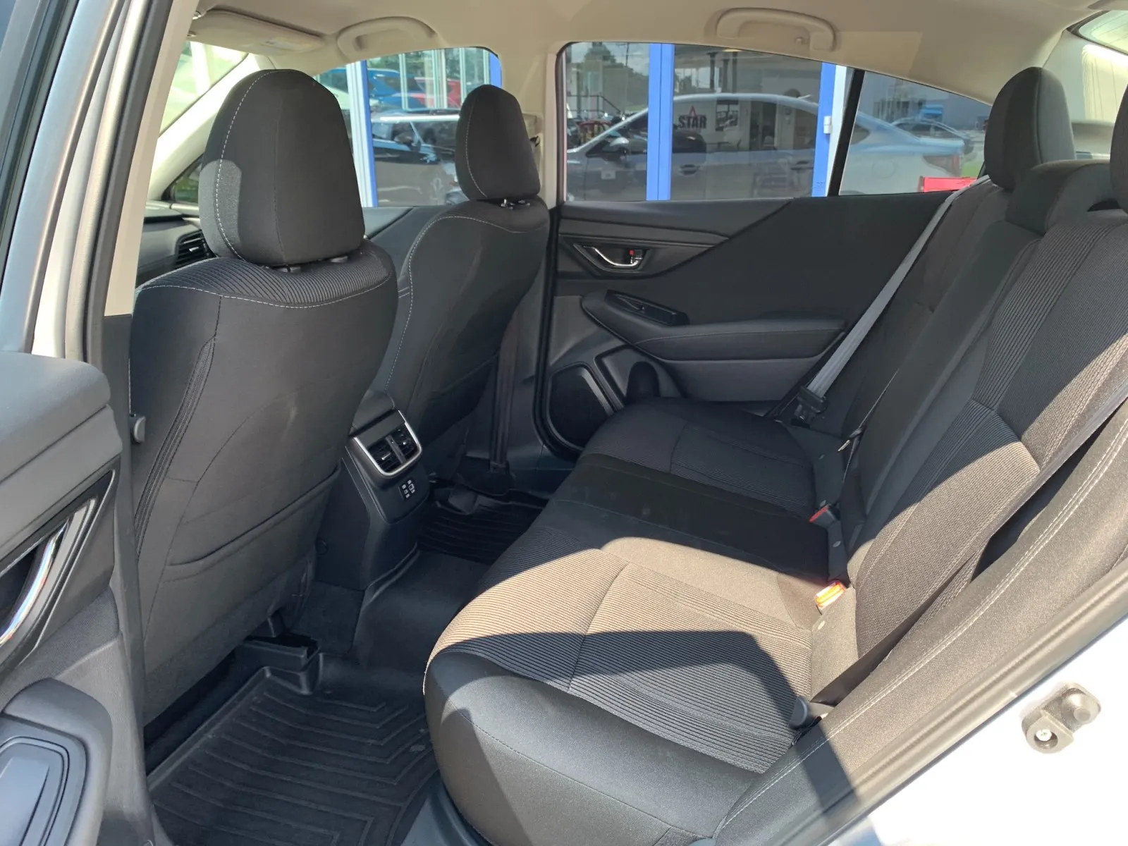 Subaru Legacy photo 26