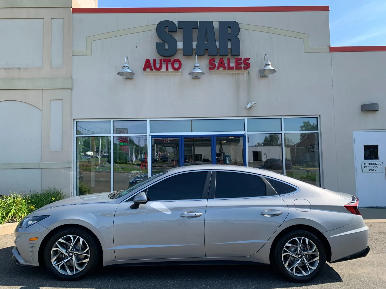Hyundai Sonata photo 4