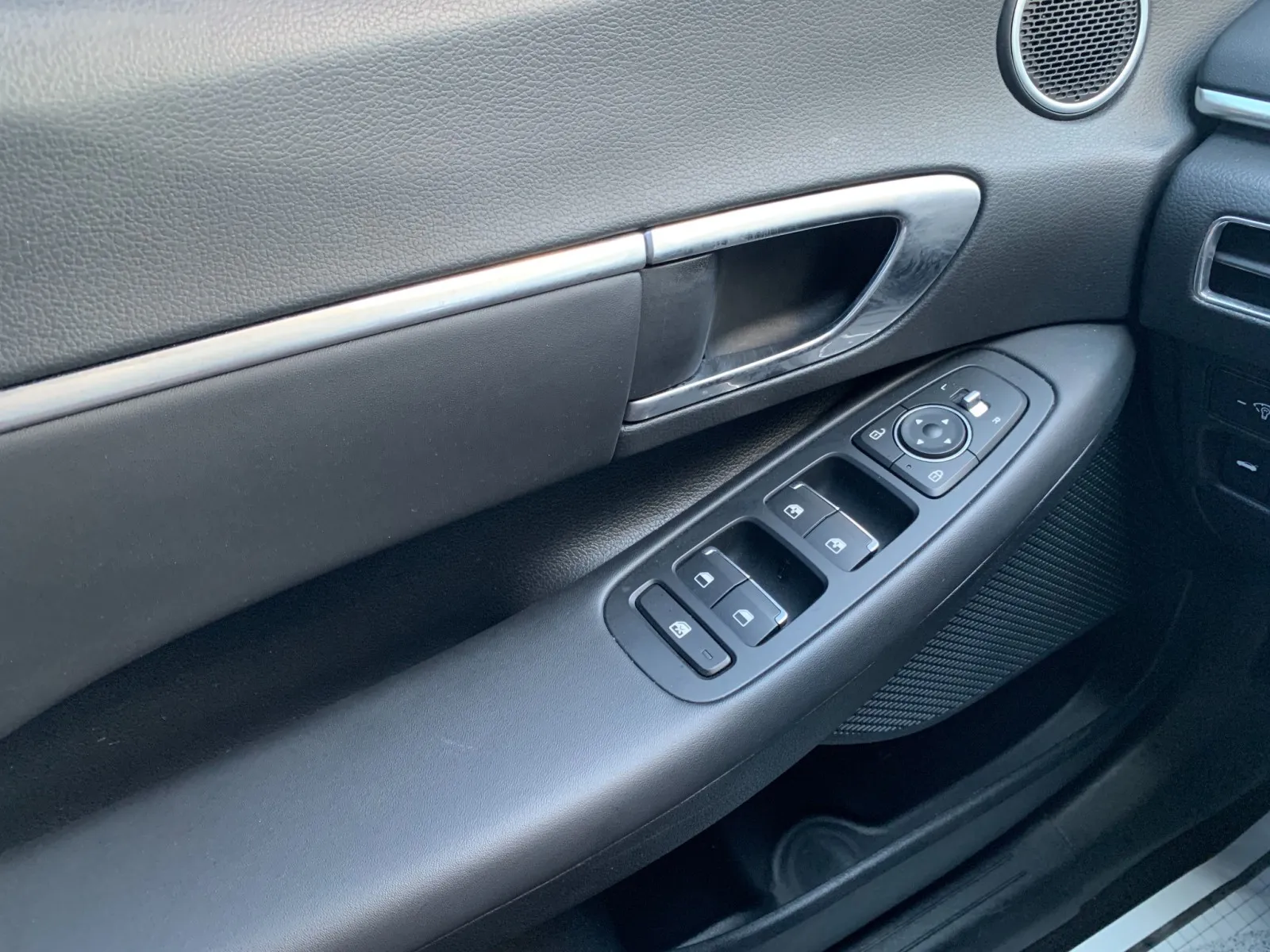 Hyundai Sonata photo 13