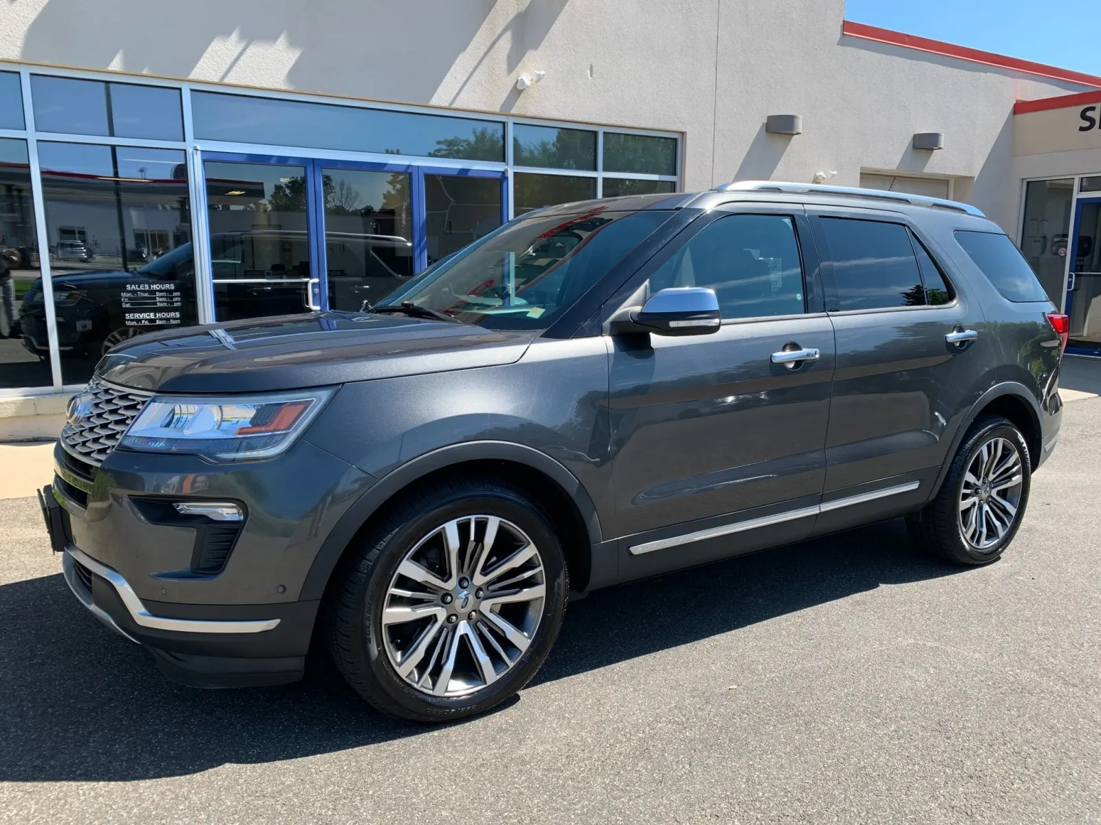 Gray 2018 Ford Explorer Platinum for sale in Meriden, CT