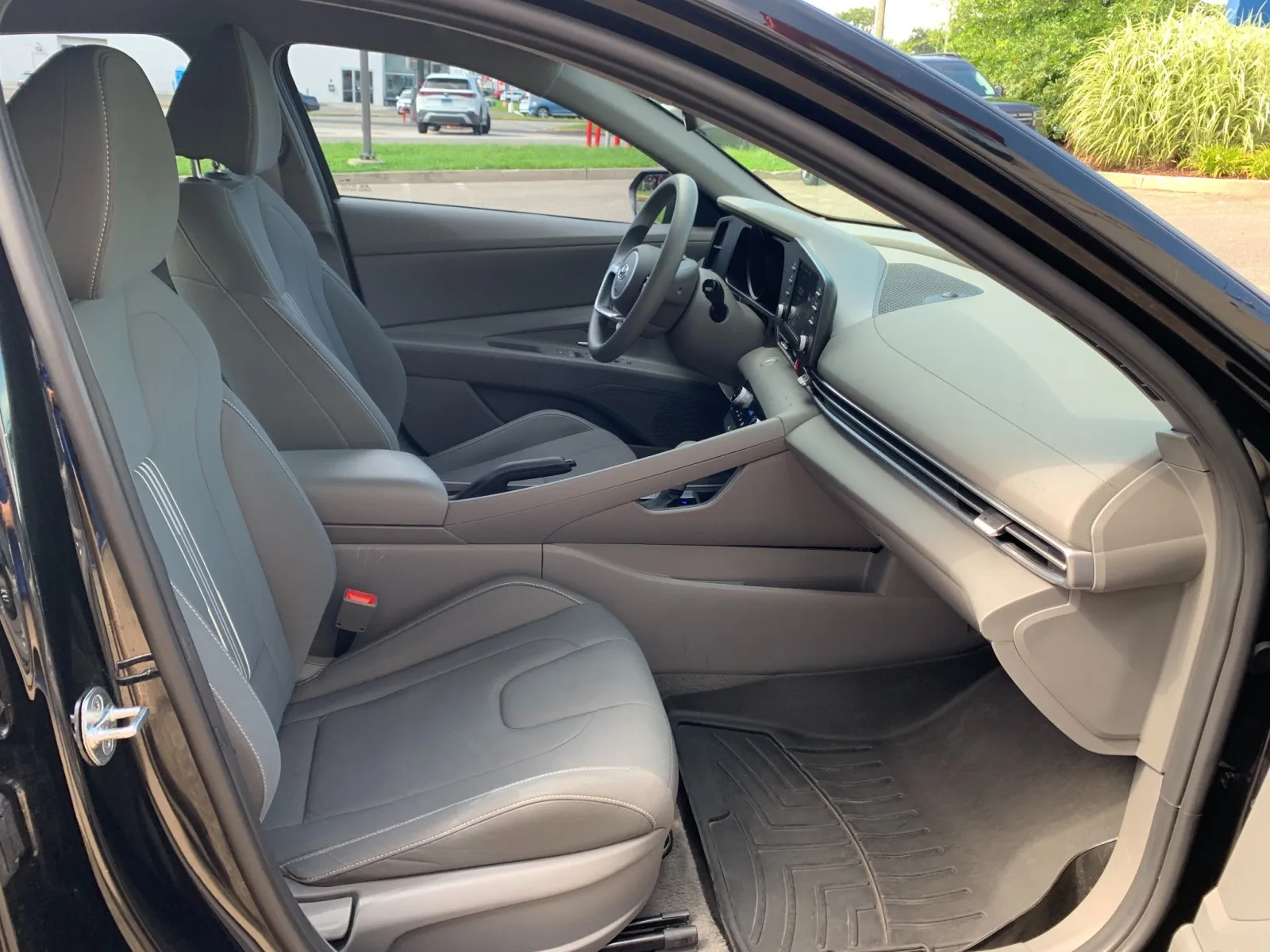 Hyundai Elantra photo 32