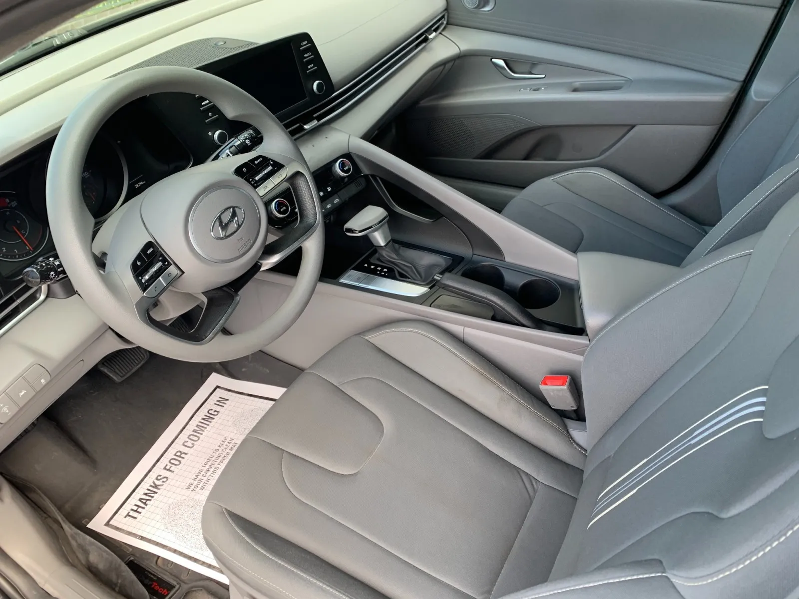 Hyundai Elantra photo 10