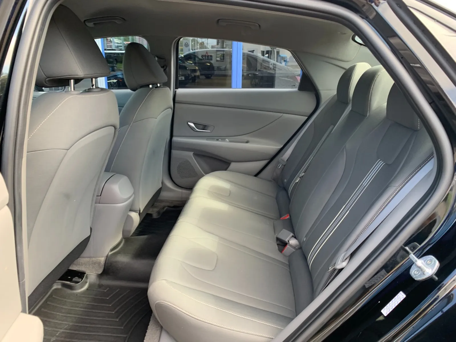 Hyundai Elantra photo 23
