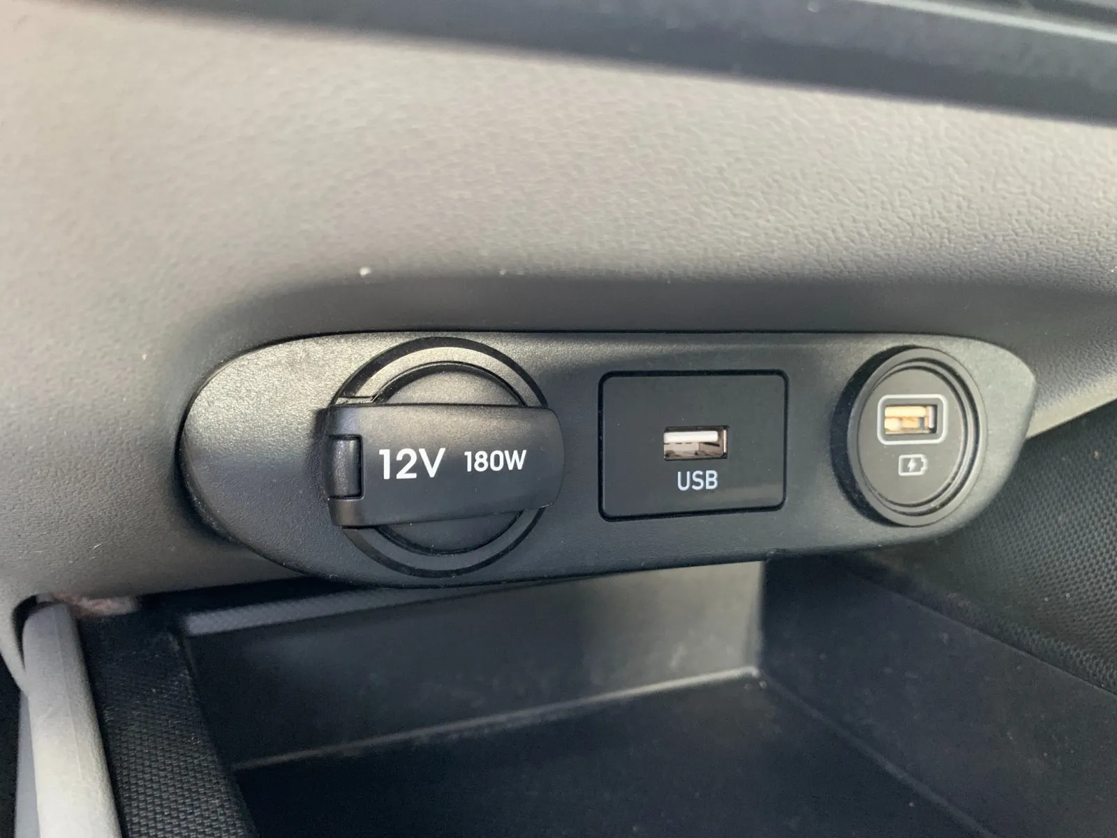 Hyundai Elantra photo 22