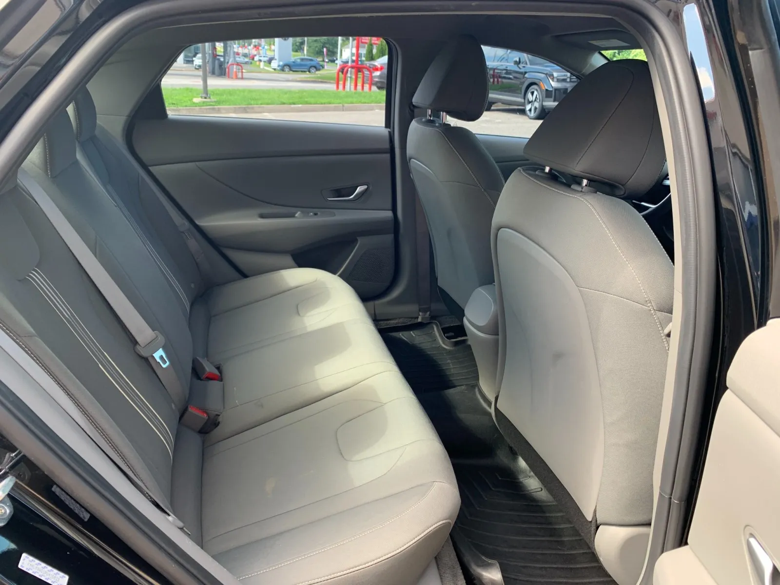 Hyundai Elantra photo 29