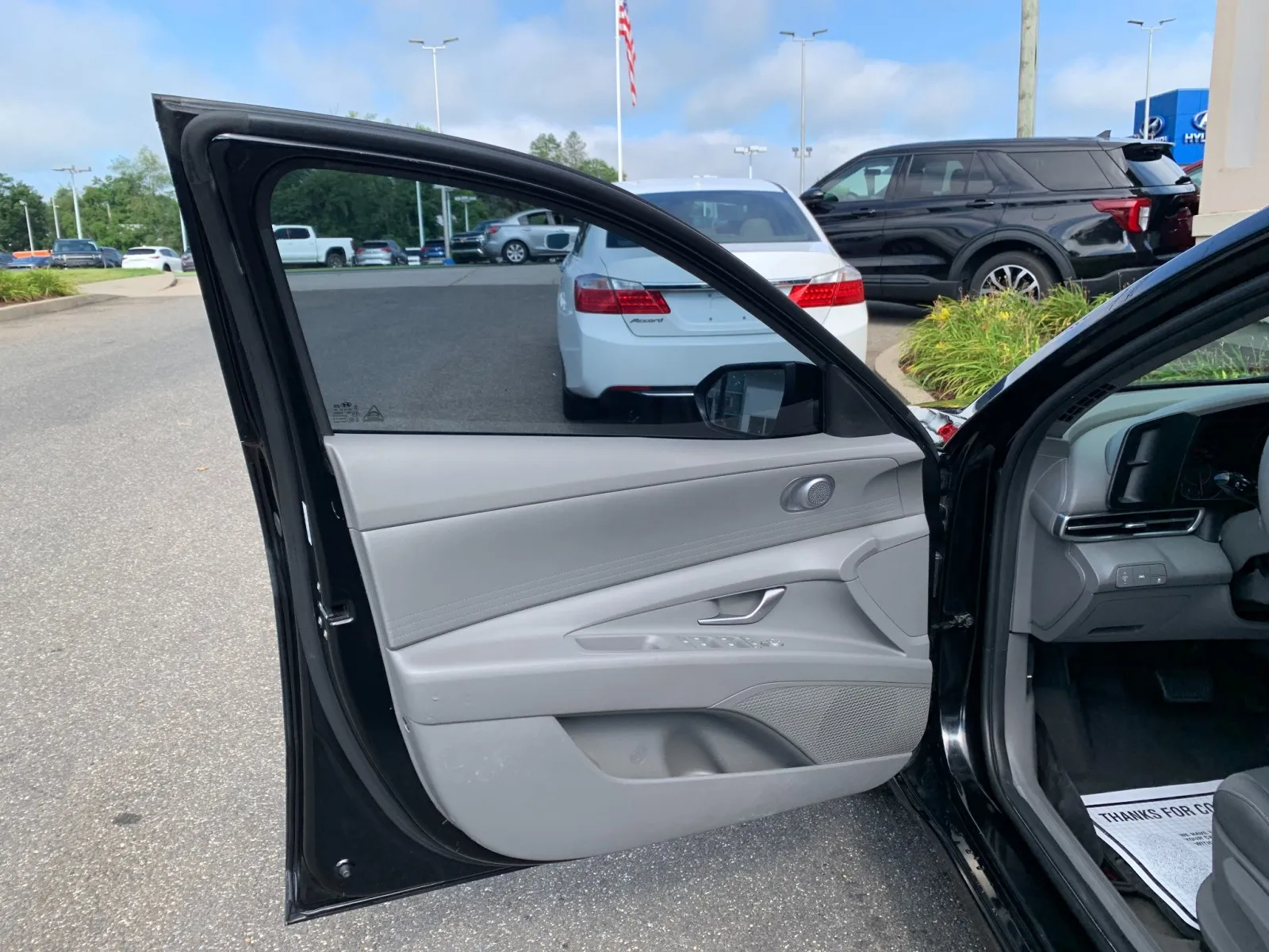 Hyundai Elantra photo 9