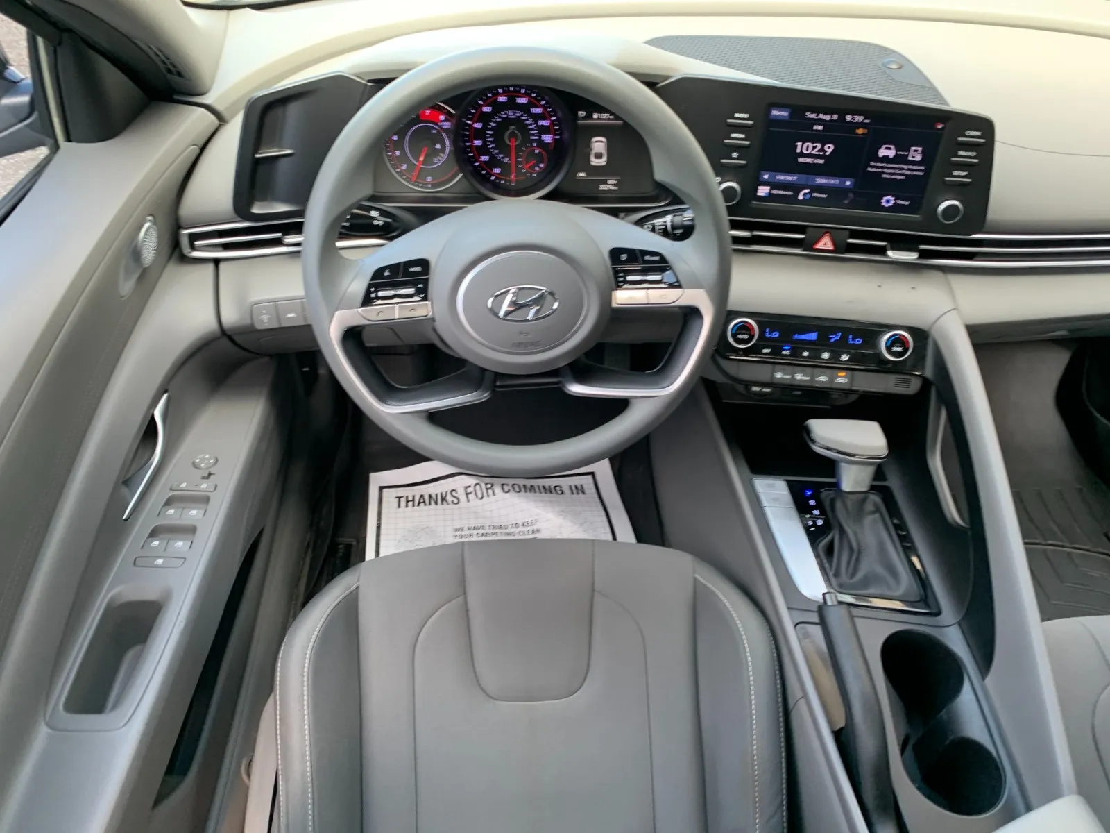Hyundai Elantra photo 26
