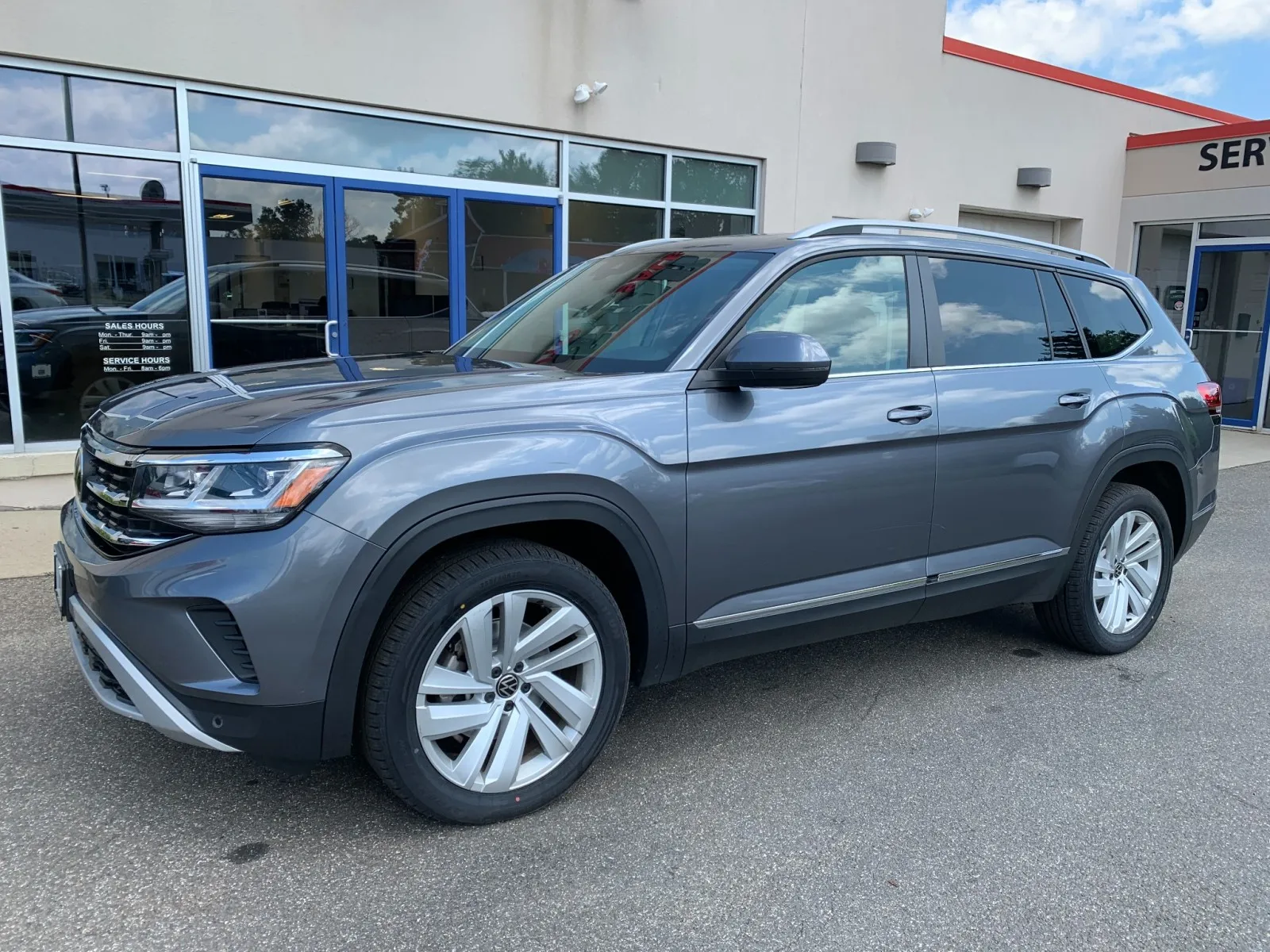 Gray 2021 Volkswagen Atlas 2.0T SEL for sale in Meriden, CT