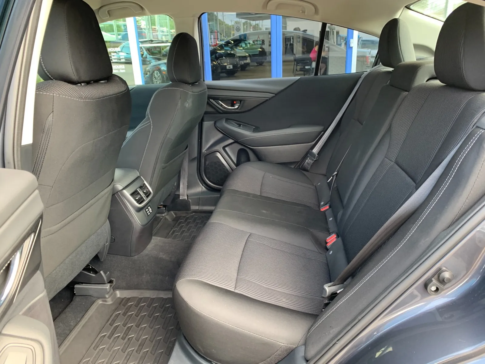 Subaru Legacy photo 24
