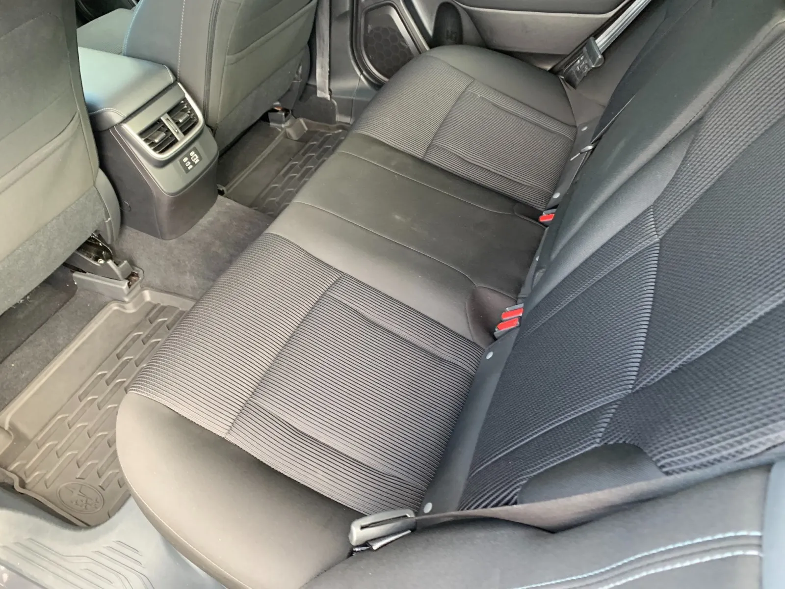 Subaru Legacy photo 26