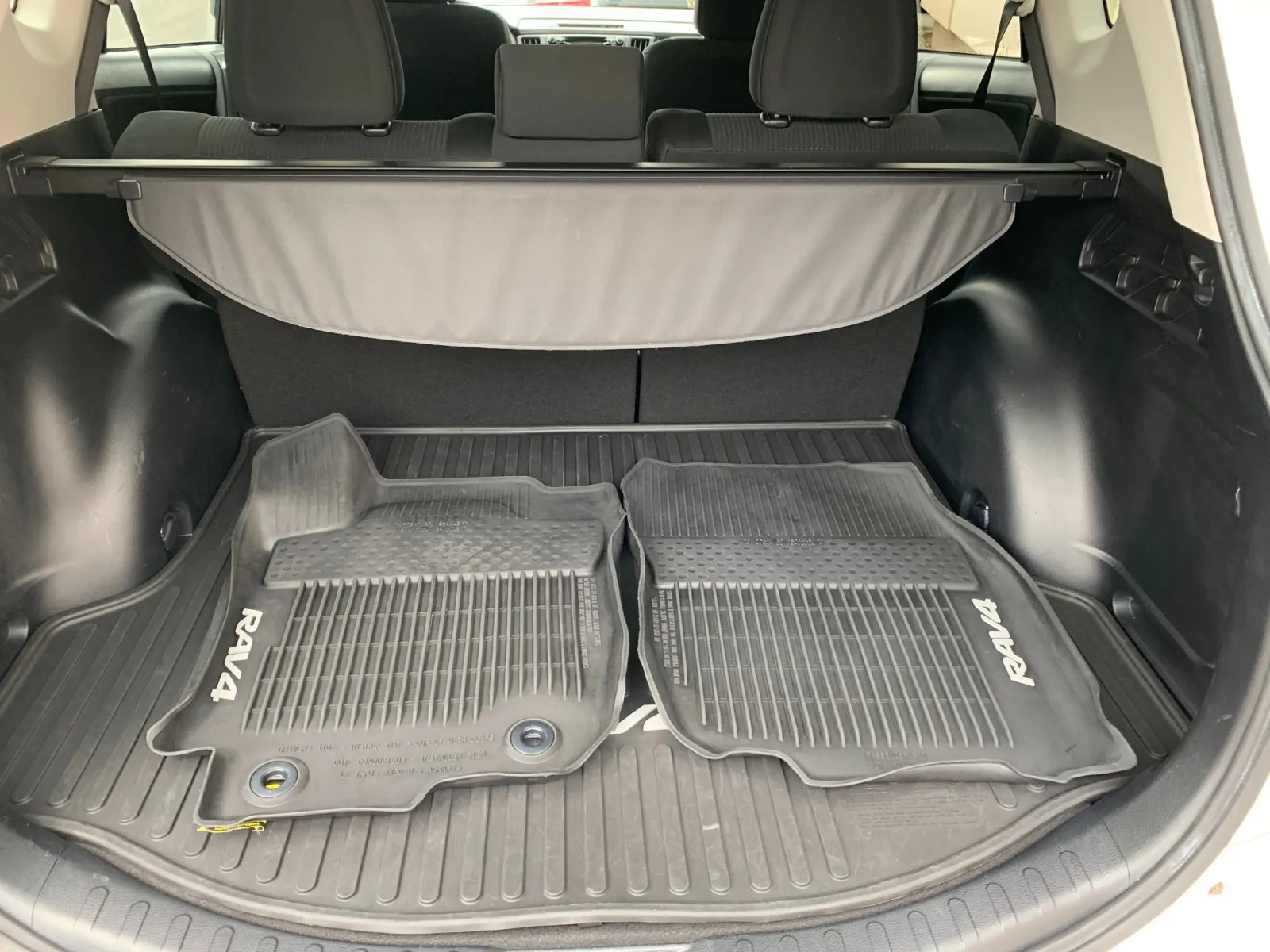 Toyota RAV4 photo 9