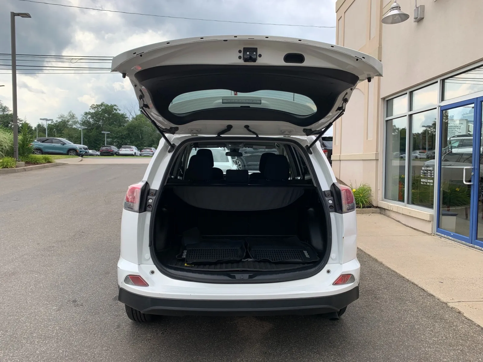 Toyota RAV4 photo 8
