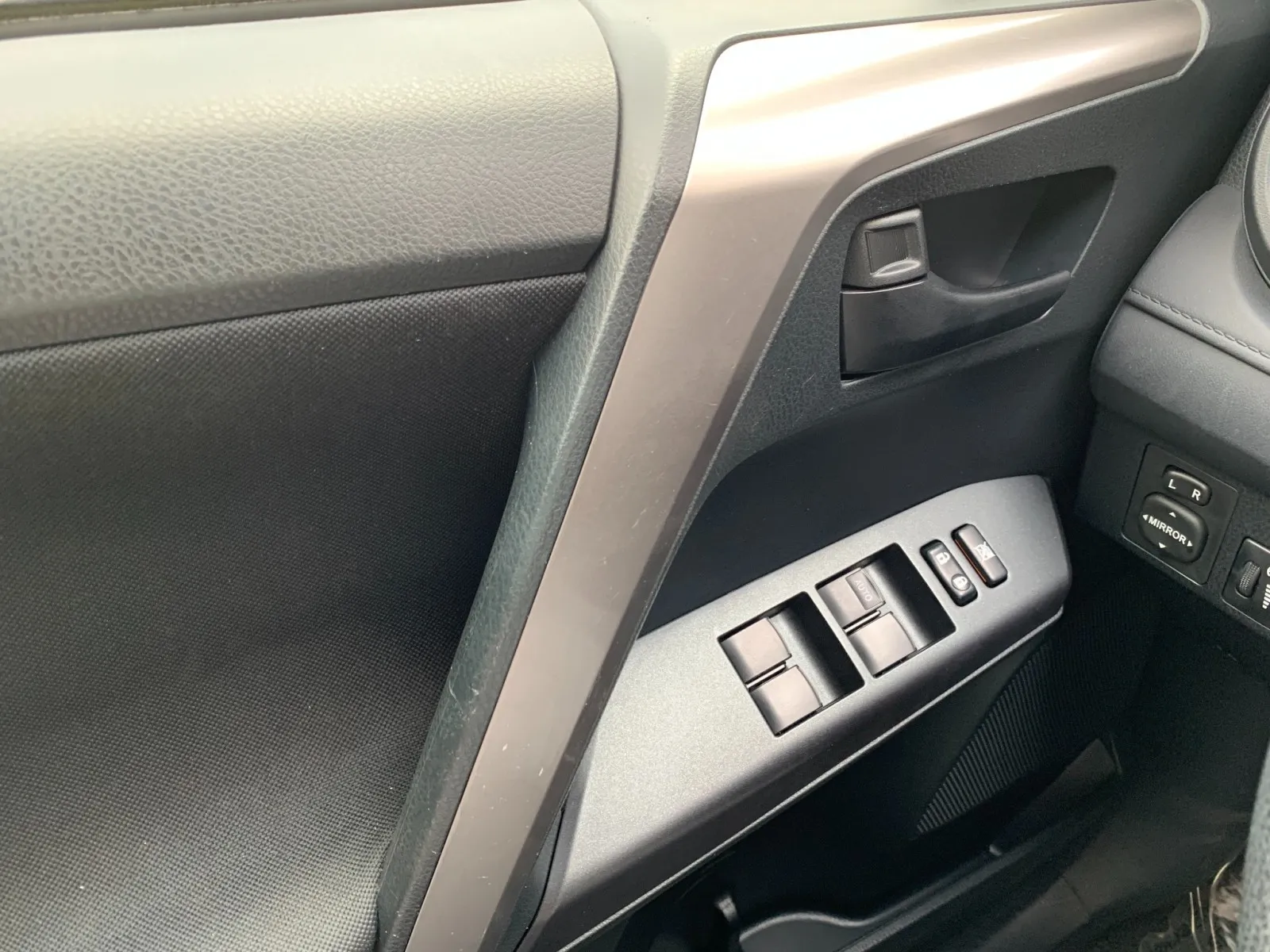 Toyota RAV4 photo 14