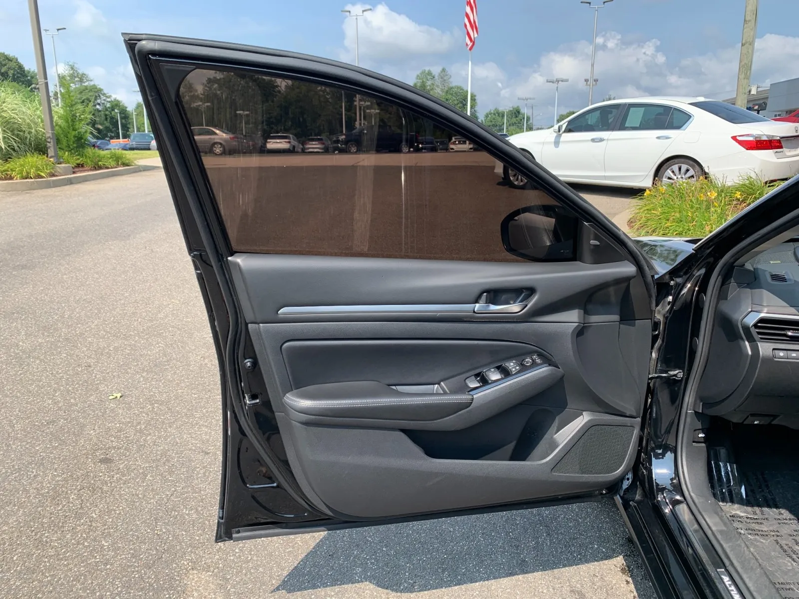 Nissan Altima photo 9