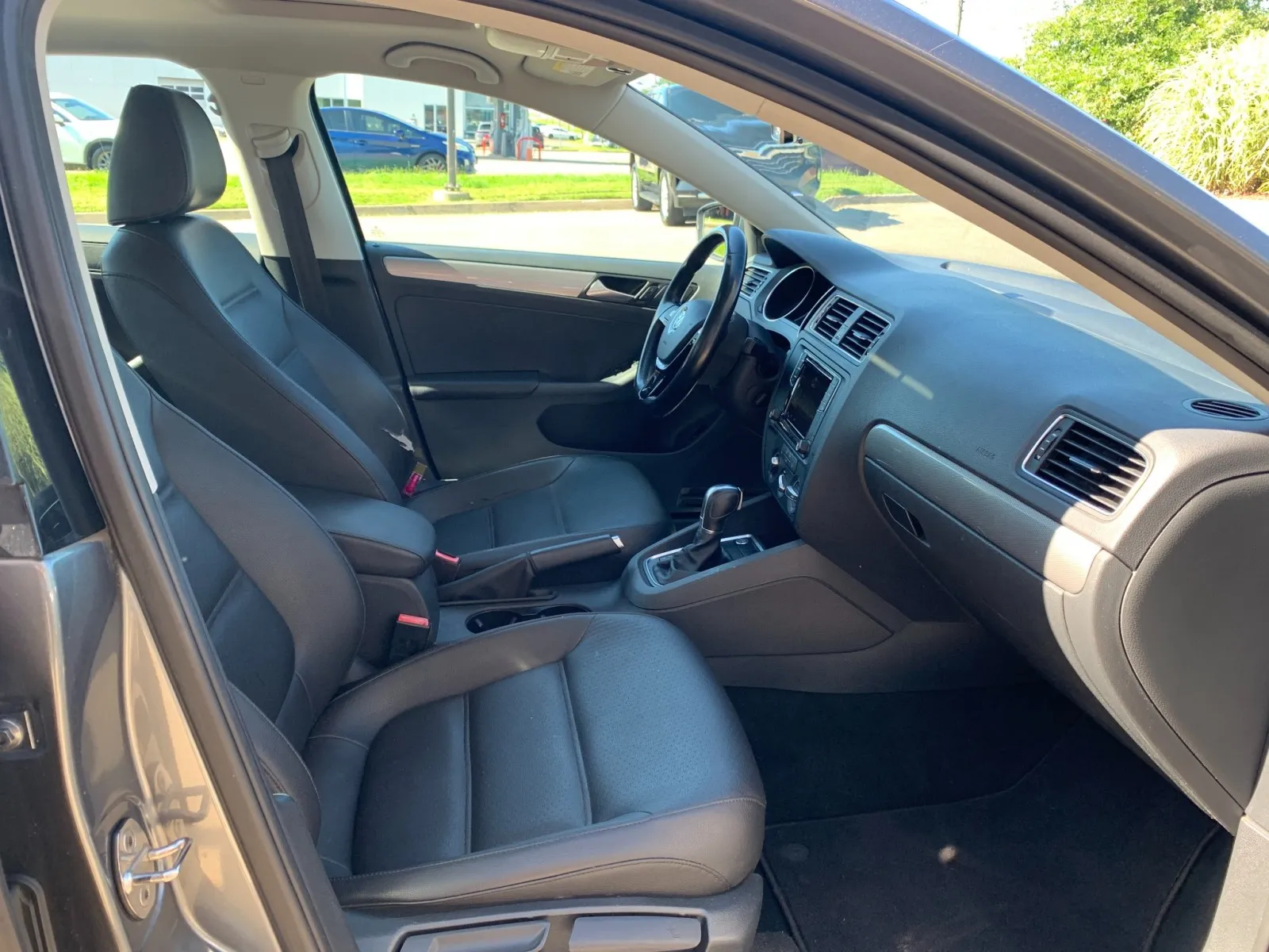 Volkswagen Jetta photo 35