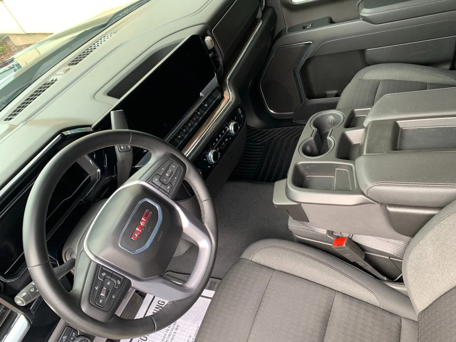 GMC Sierra photo 11