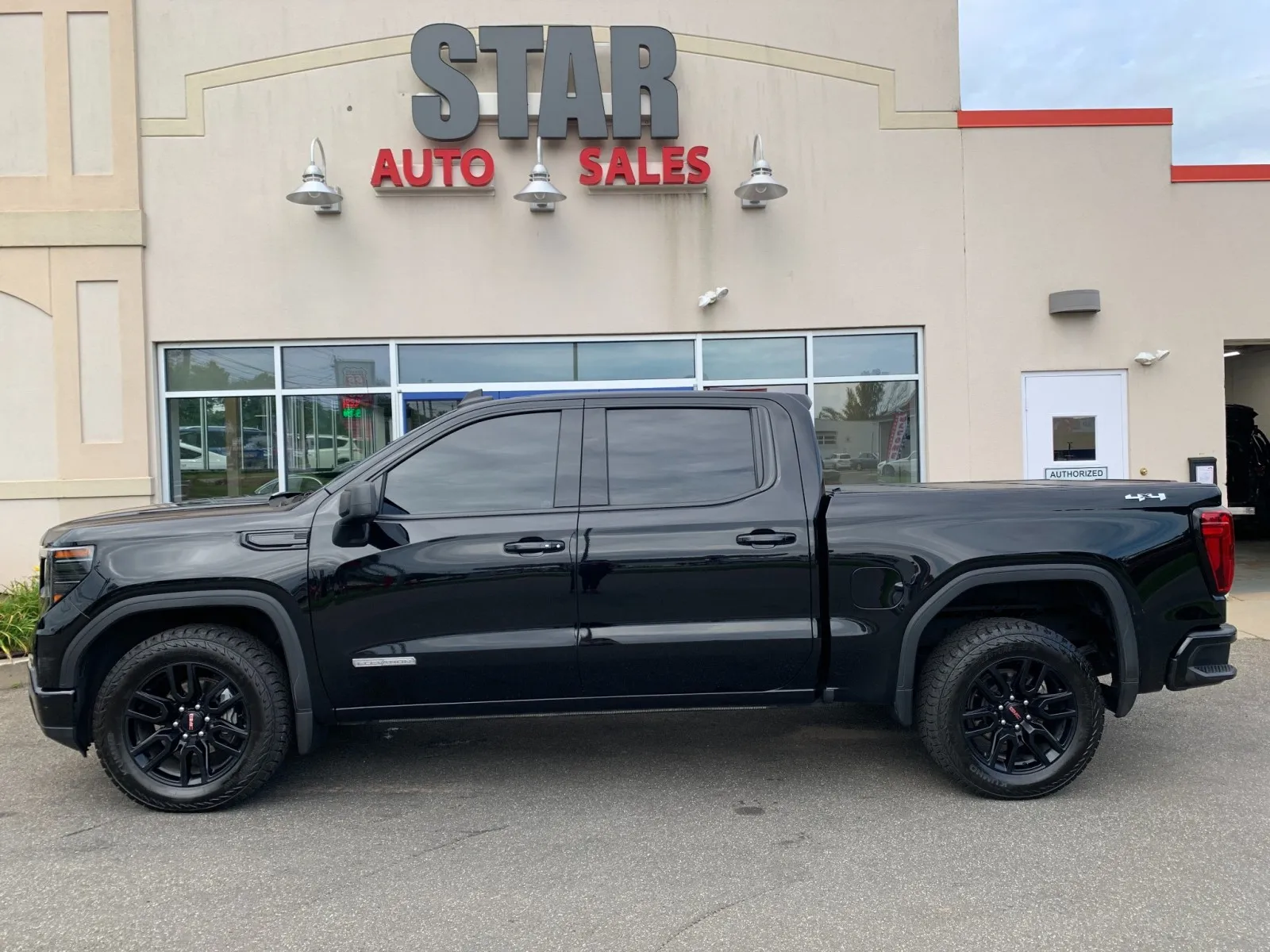 GMC Sierra photo 3