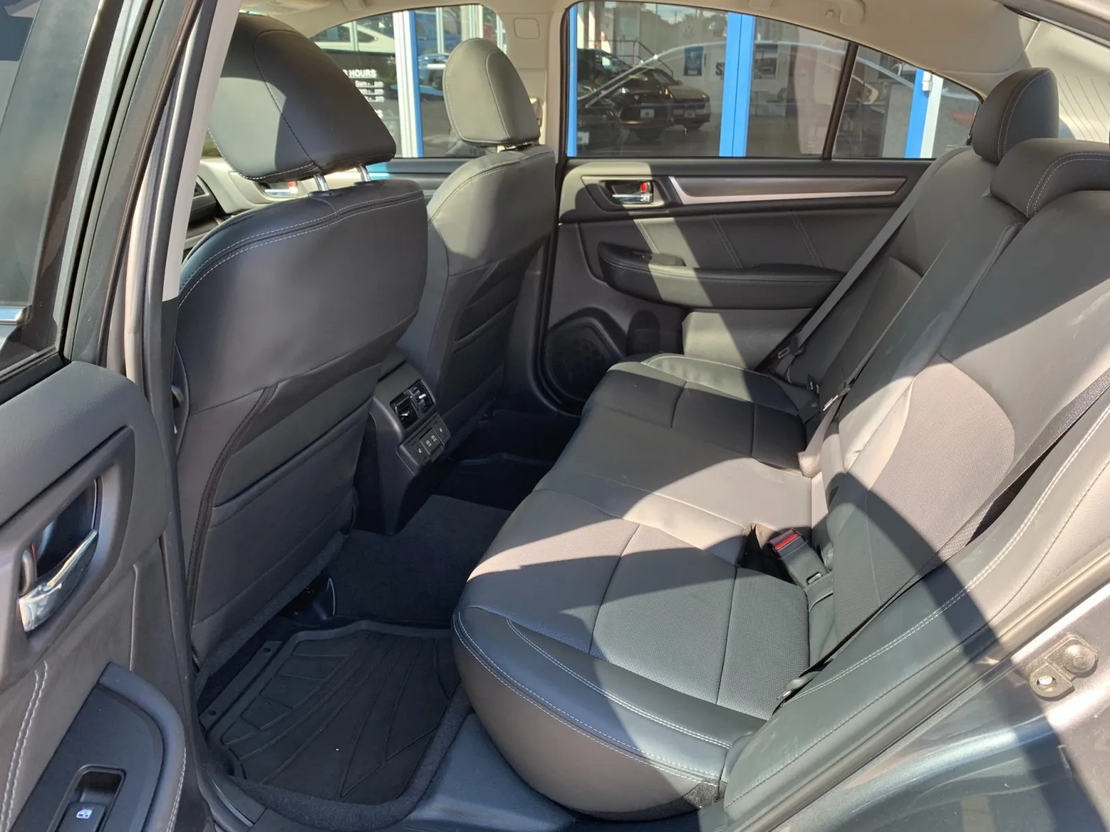 Subaru Legacy photo 23