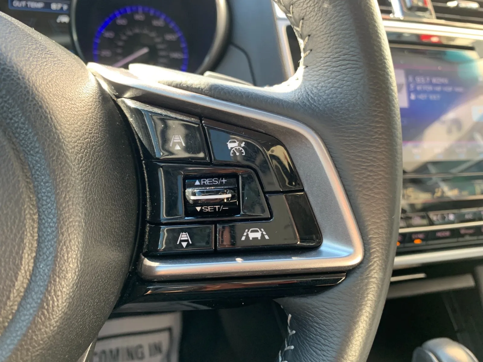 Subaru Legacy photo 16