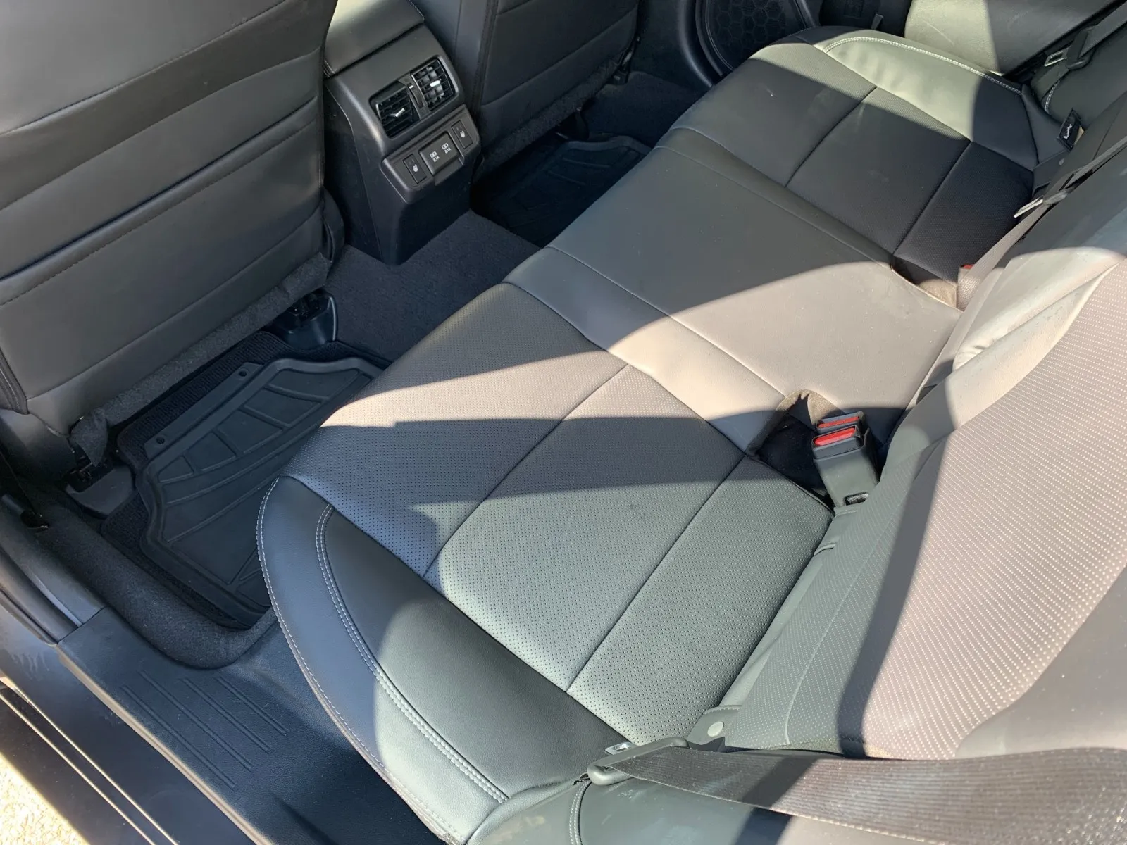 Subaru Legacy photo 25