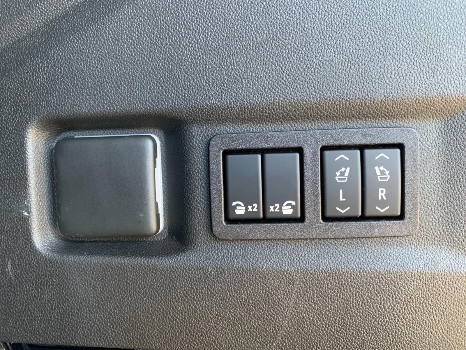 Chevrolet Tahoe photo 10