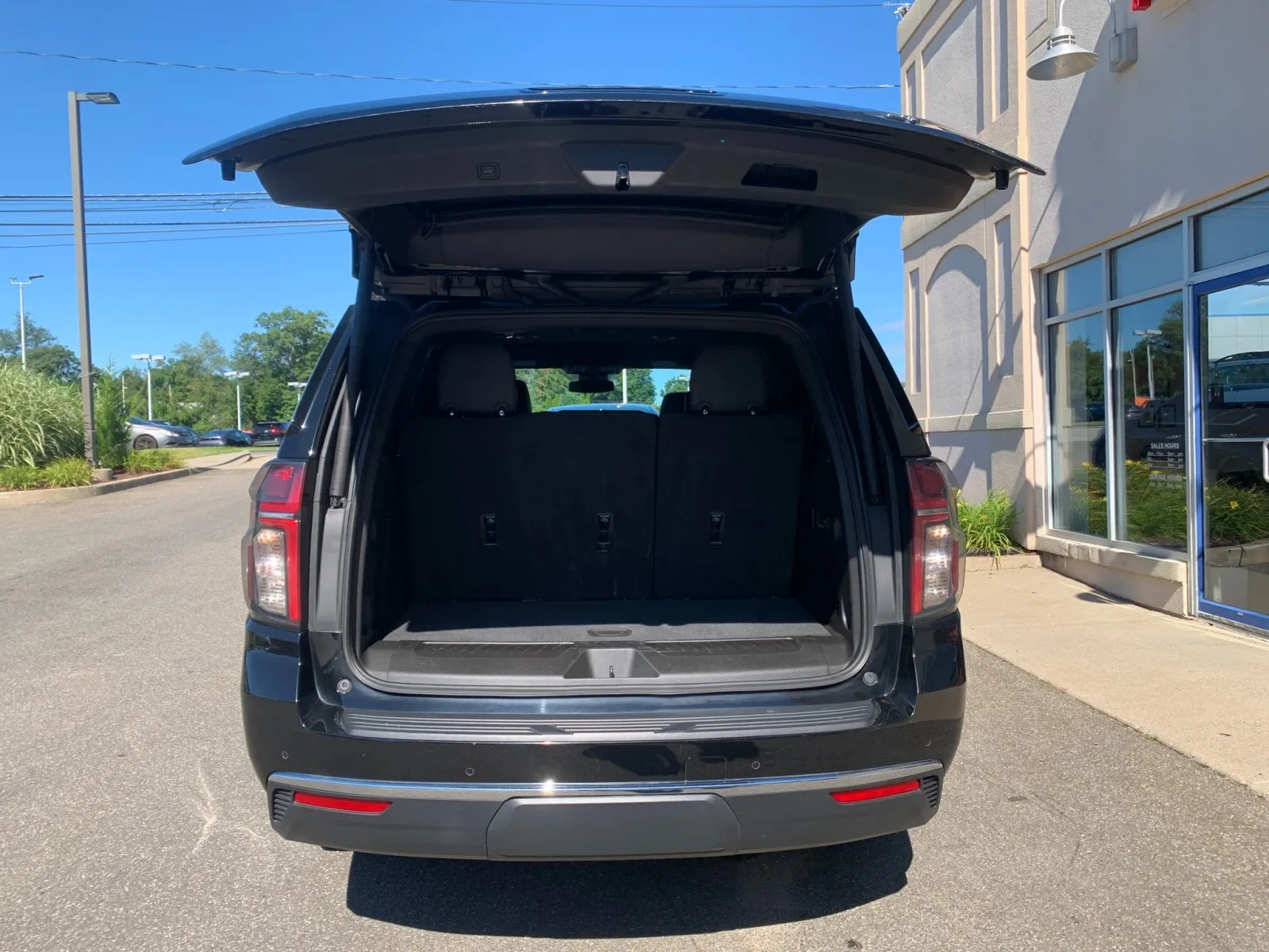 Chevrolet Tahoe photo 8