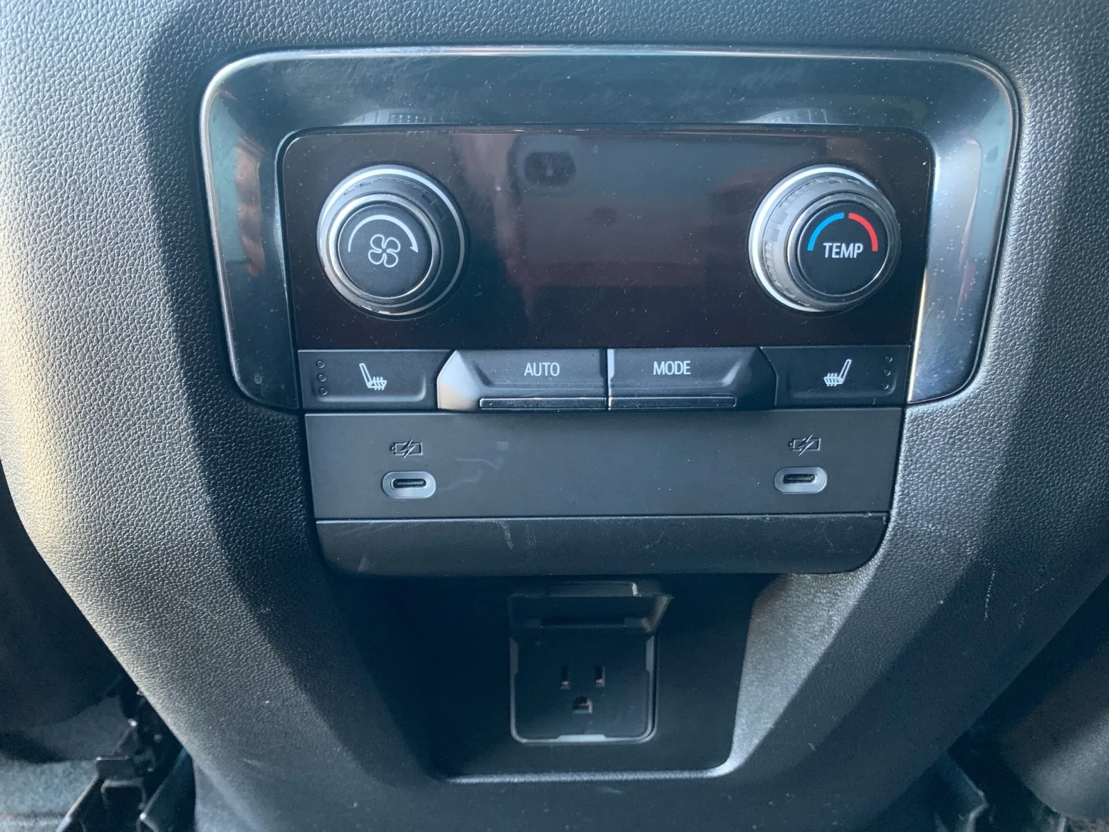 Chevrolet Tahoe photo 35