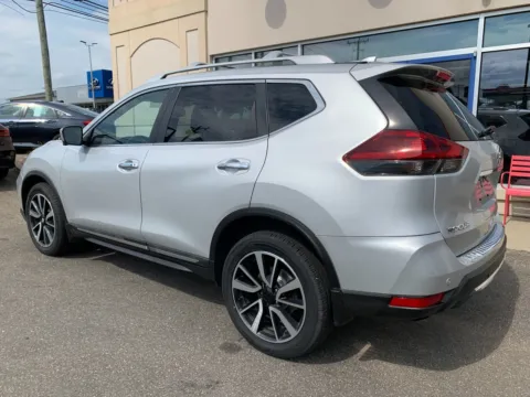 More photos of 2019 Nissan Rogue SL at Star Auto Sales, CT