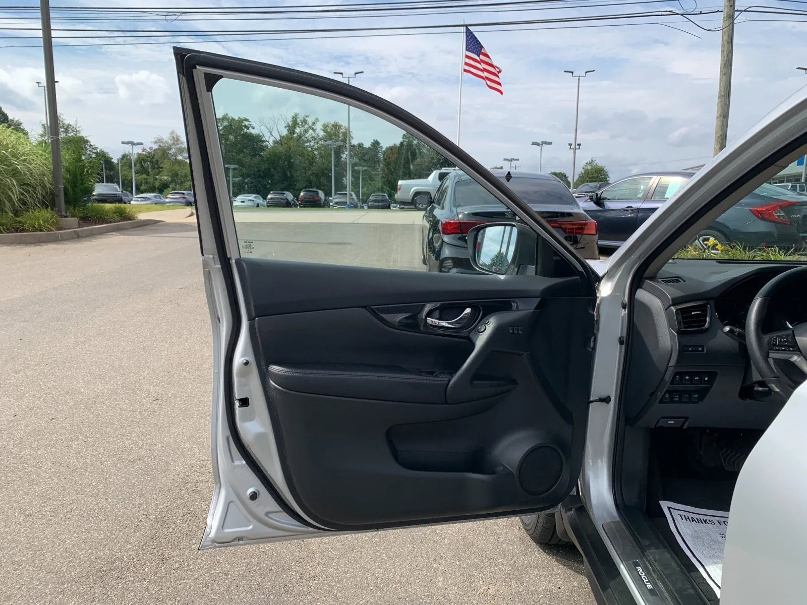 Nissan Rogue photo 11