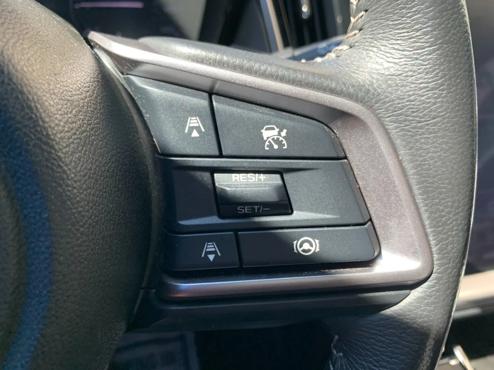 Subaru Legacy photo 14