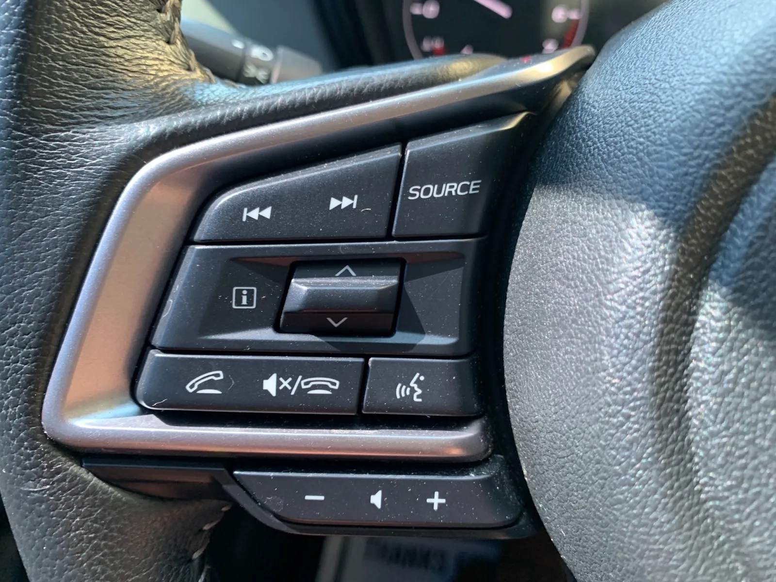 Subaru Legacy photo 13