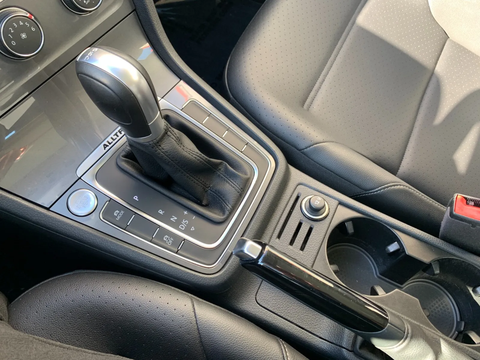Volkswagen Golf Alltrack photo 16