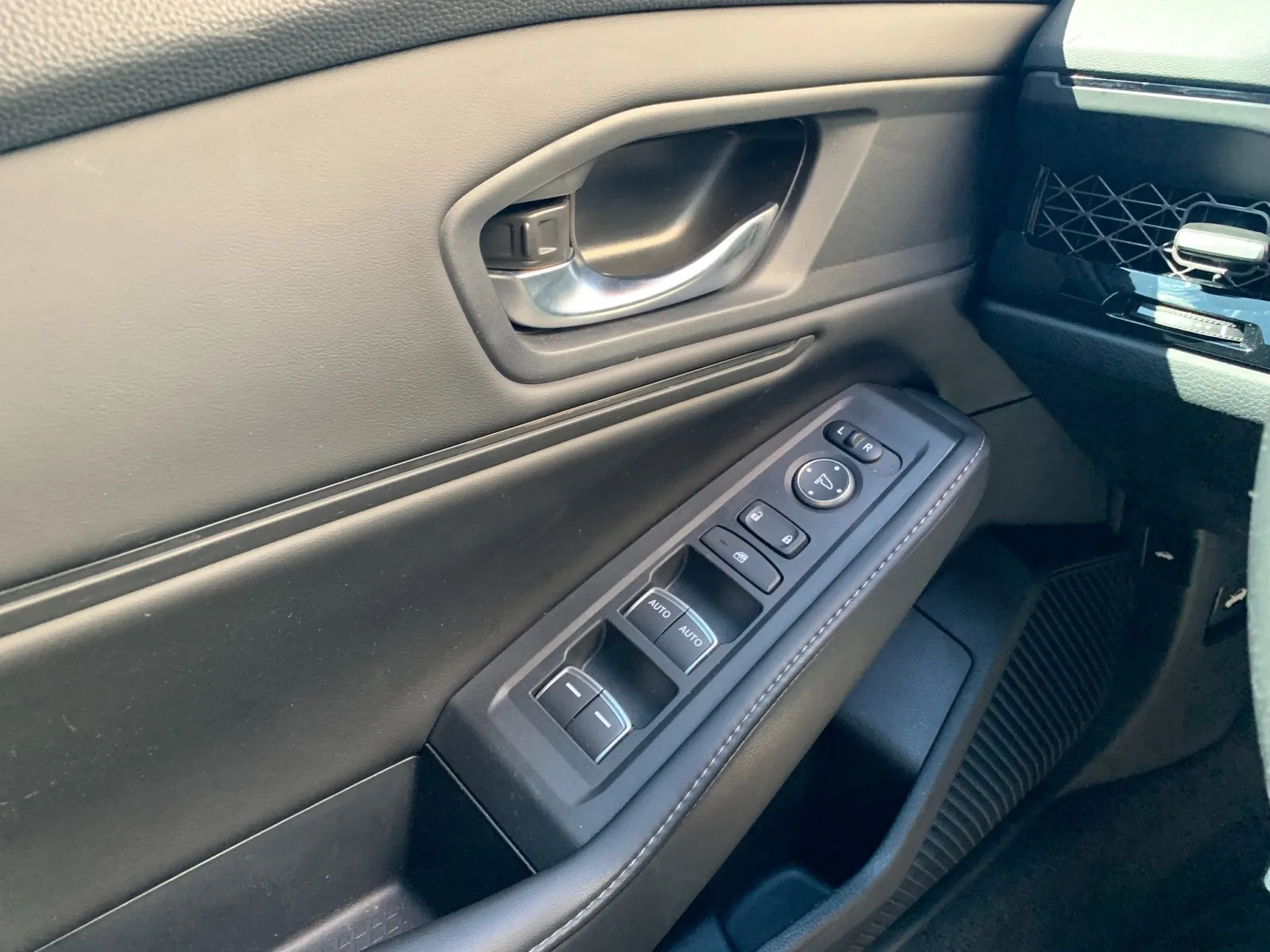Honda Accord photo 11