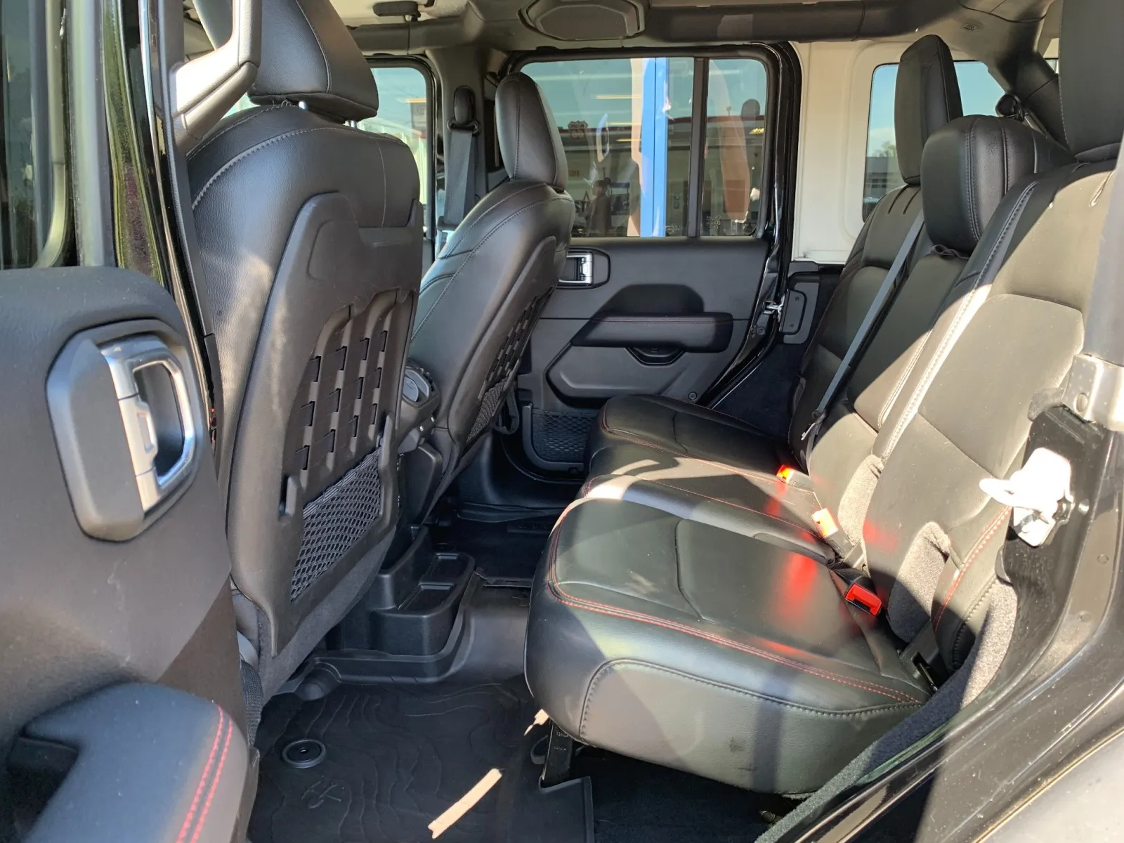 Jeep Wrangler photo 26