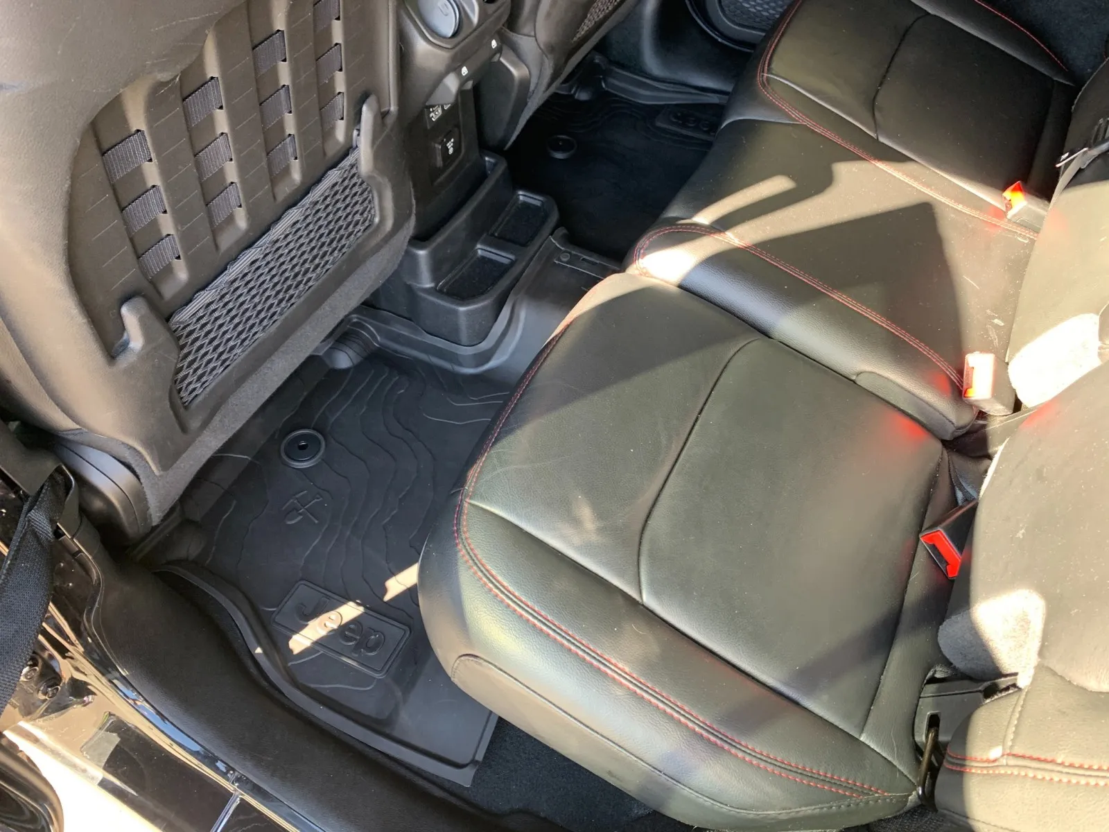 Jeep Wrangler photo 28