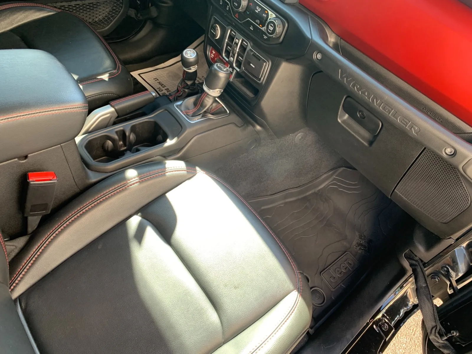 Jeep Wrangler photo 38