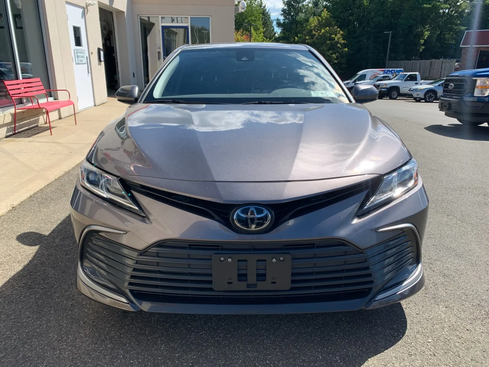 Toyota Camry photo 2