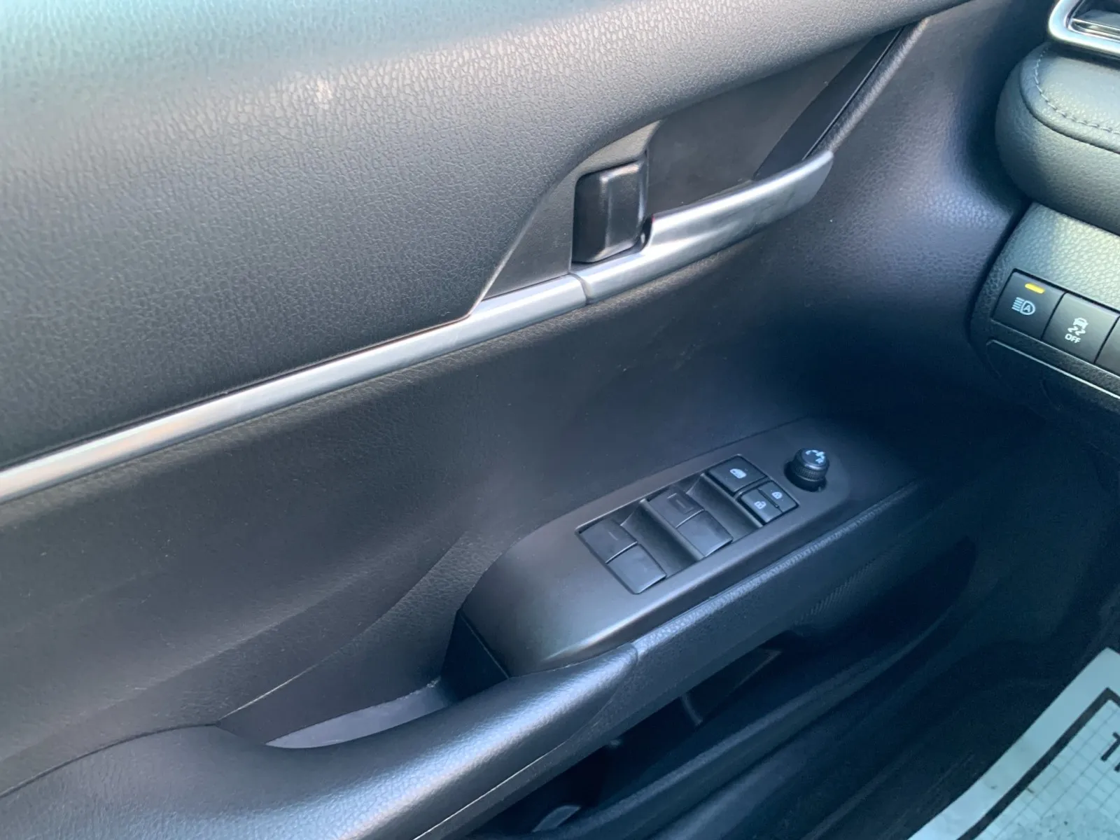 Toyota Camry photo 11
