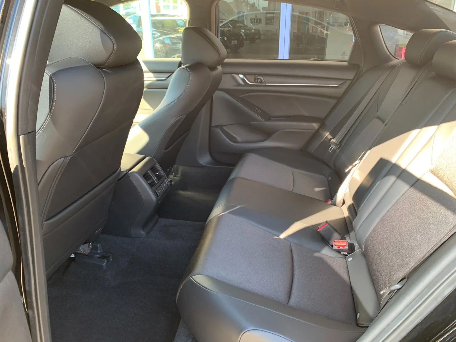 Honda Accord photo 23