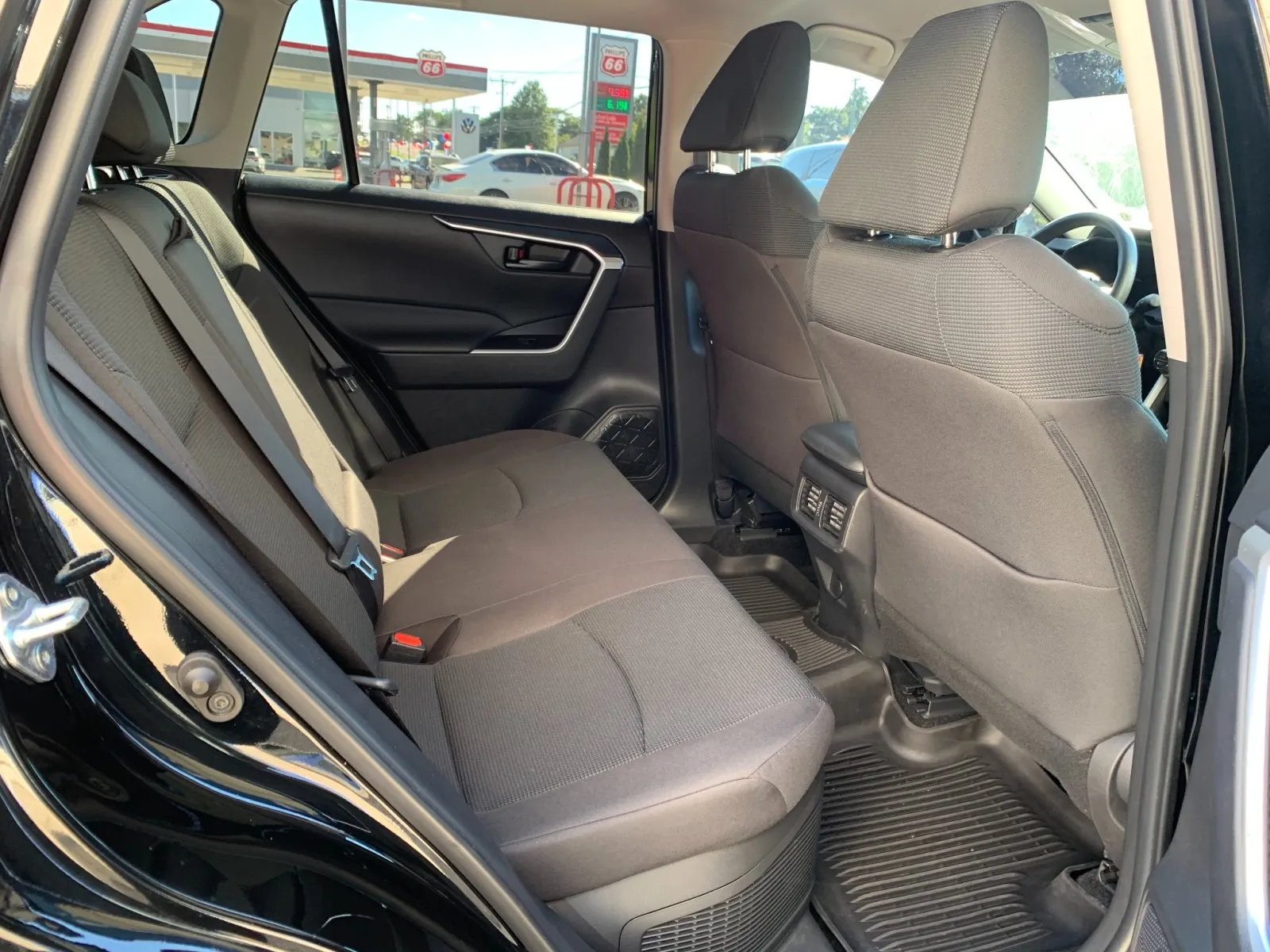 Toyota RAV4 photo 33