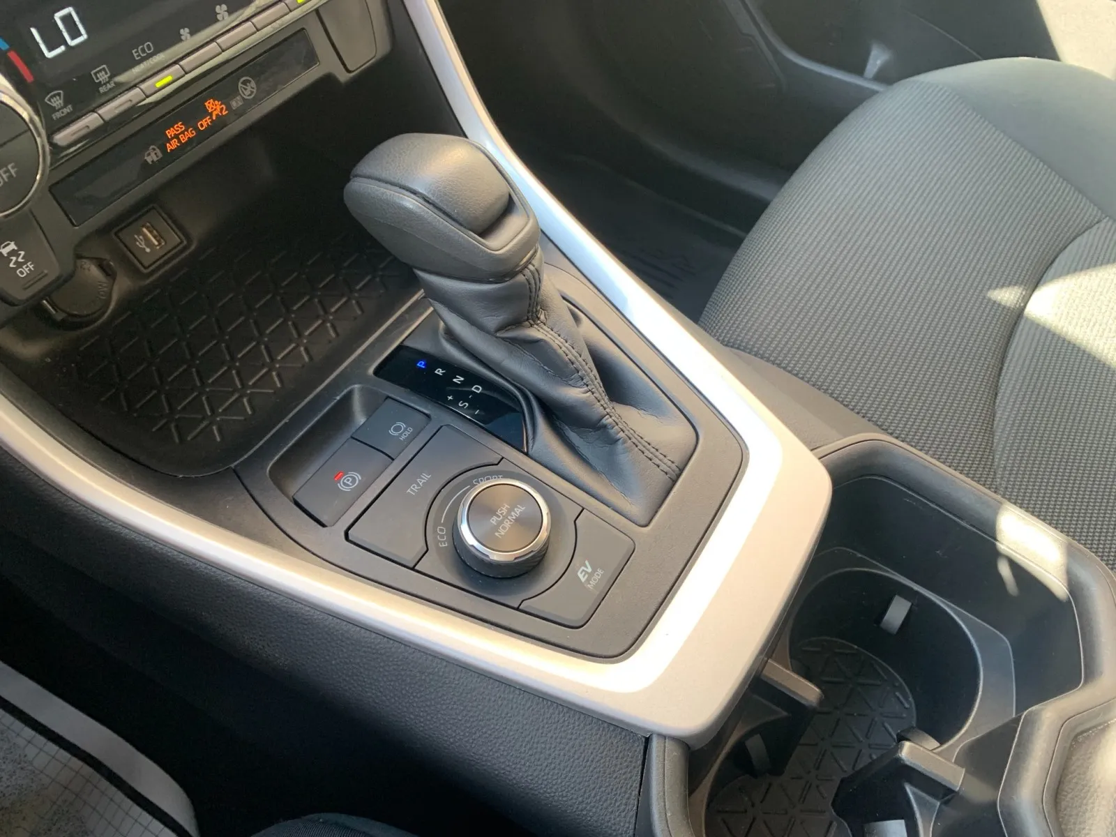 Toyota RAV4 photo 19