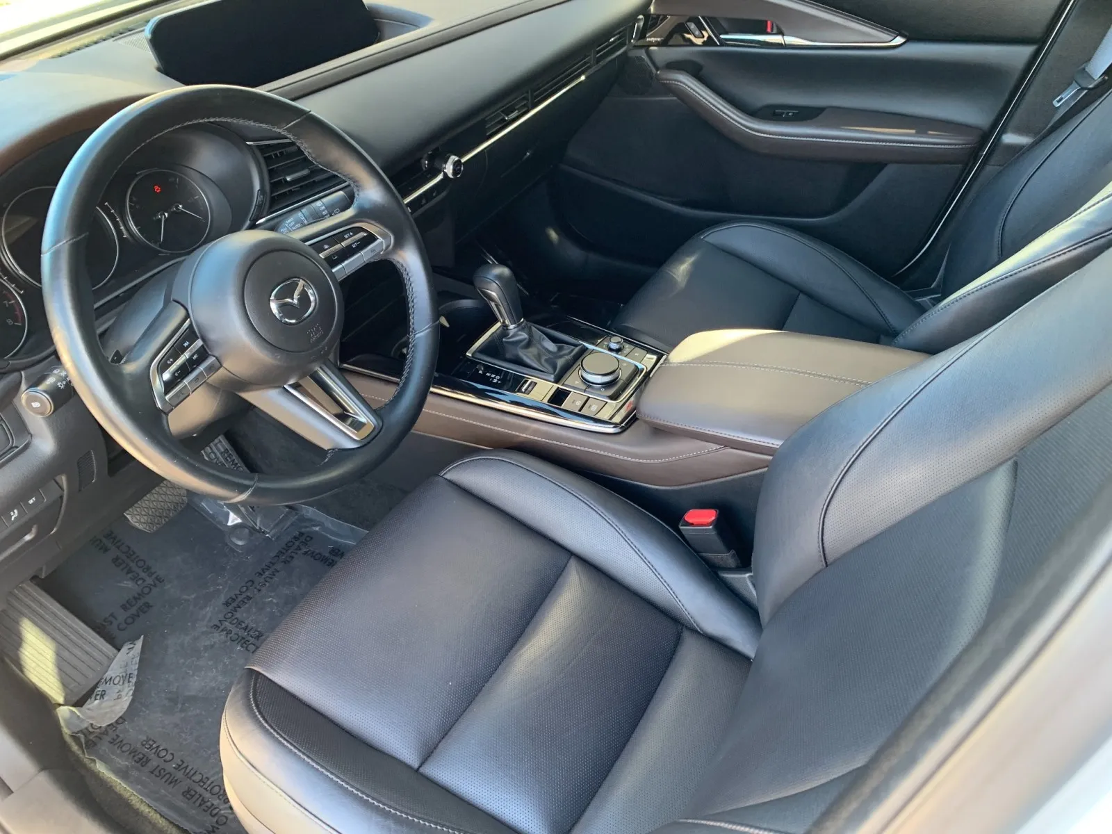 Mazda CX-30 photo 12
