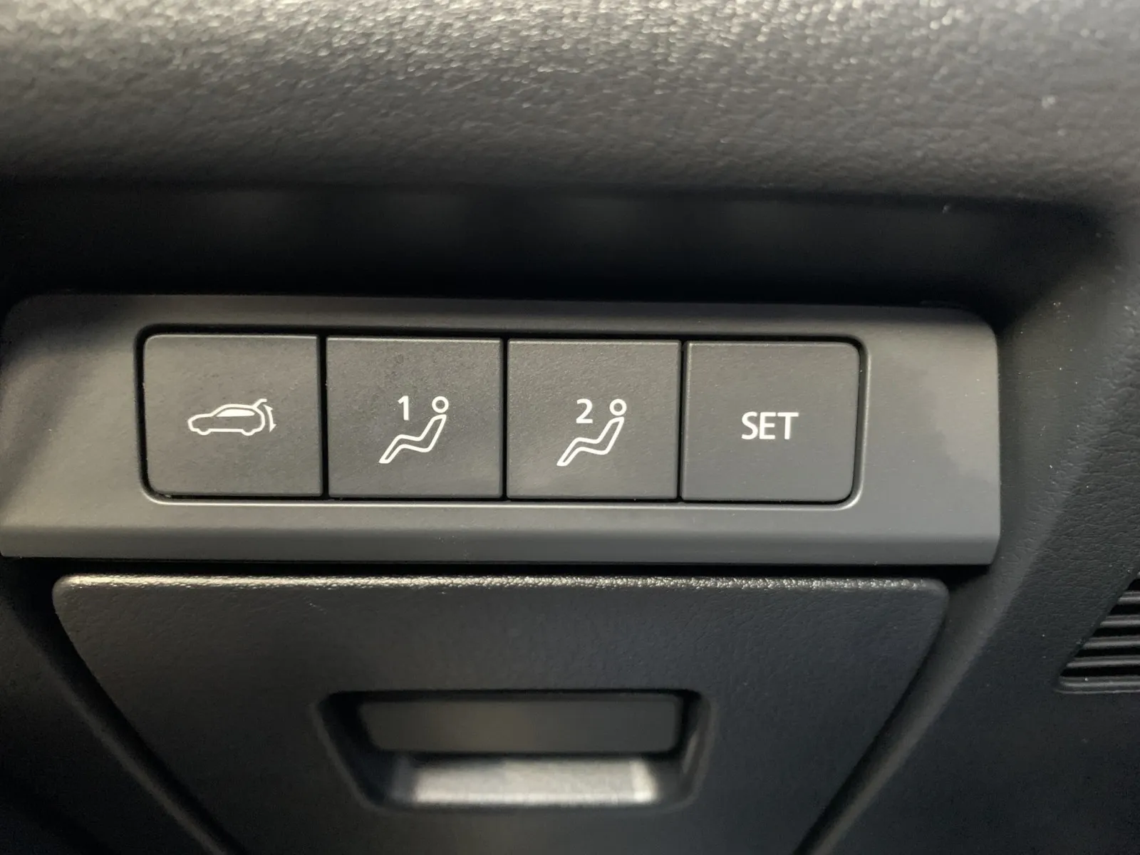 Mazda CX-30 photo 15