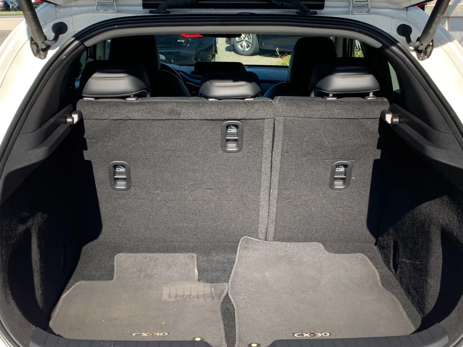 Mazda CX-30 photo 9