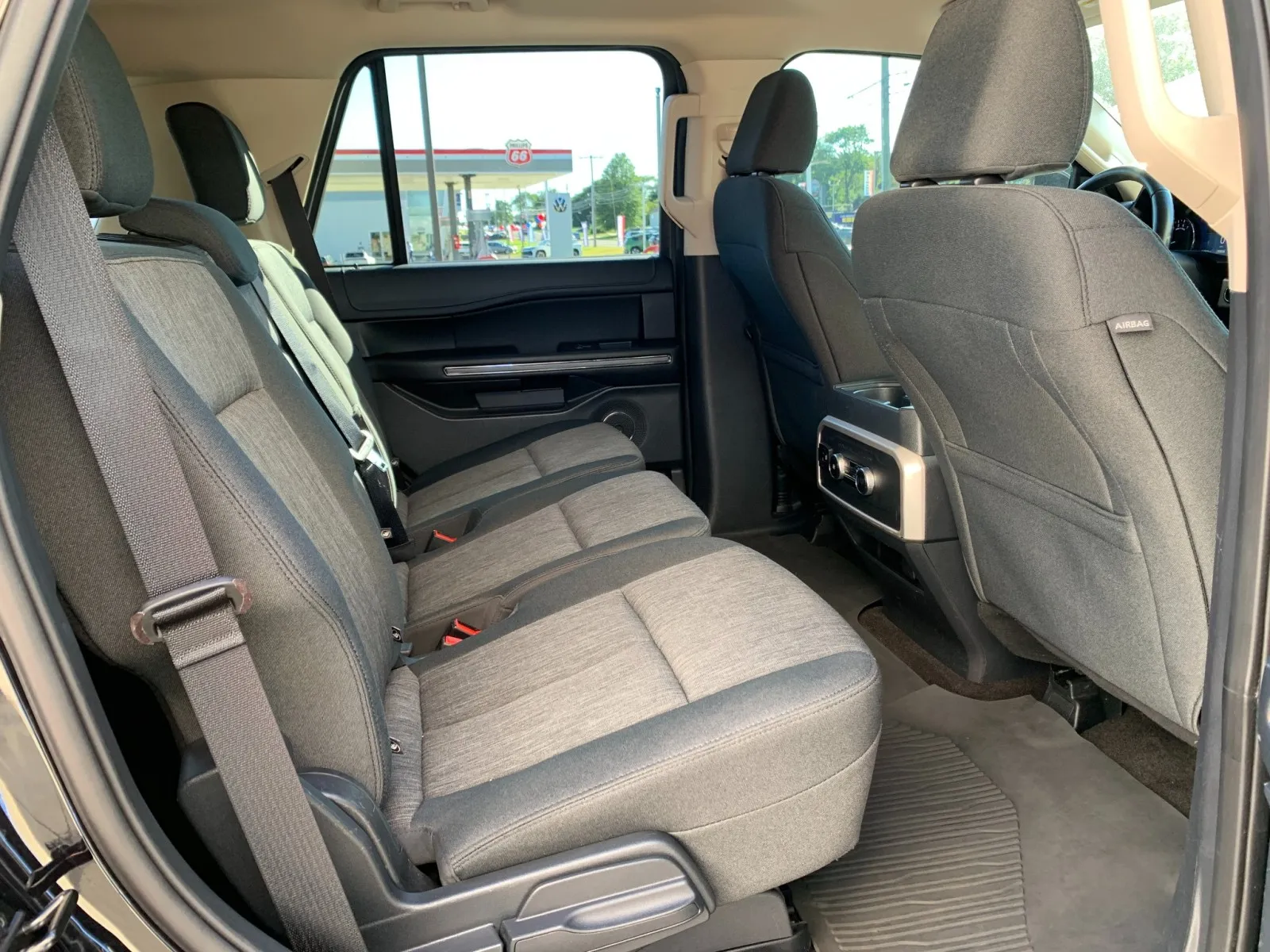 Ford Expedition photo 34